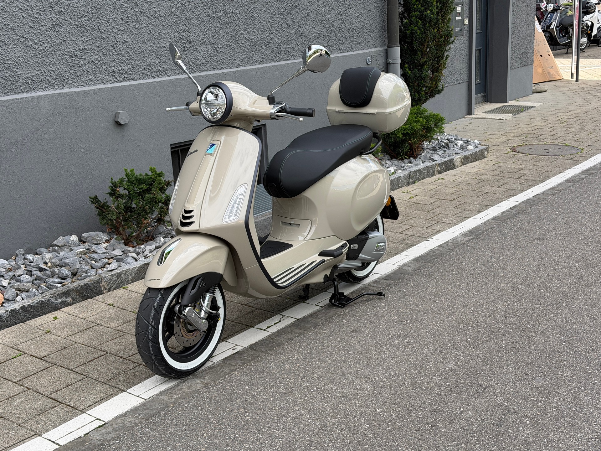 PIAGGIO Vespa 125 Primavera Euro 5+-showroom-element-1
