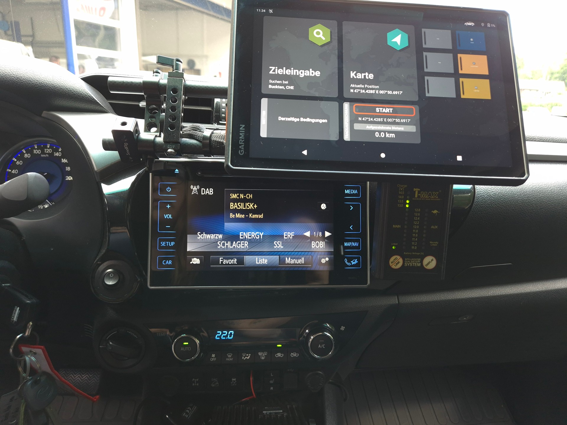 TOYOTA Hilux 2.4D-4D Style DoubleCab 4x4 A-image-27