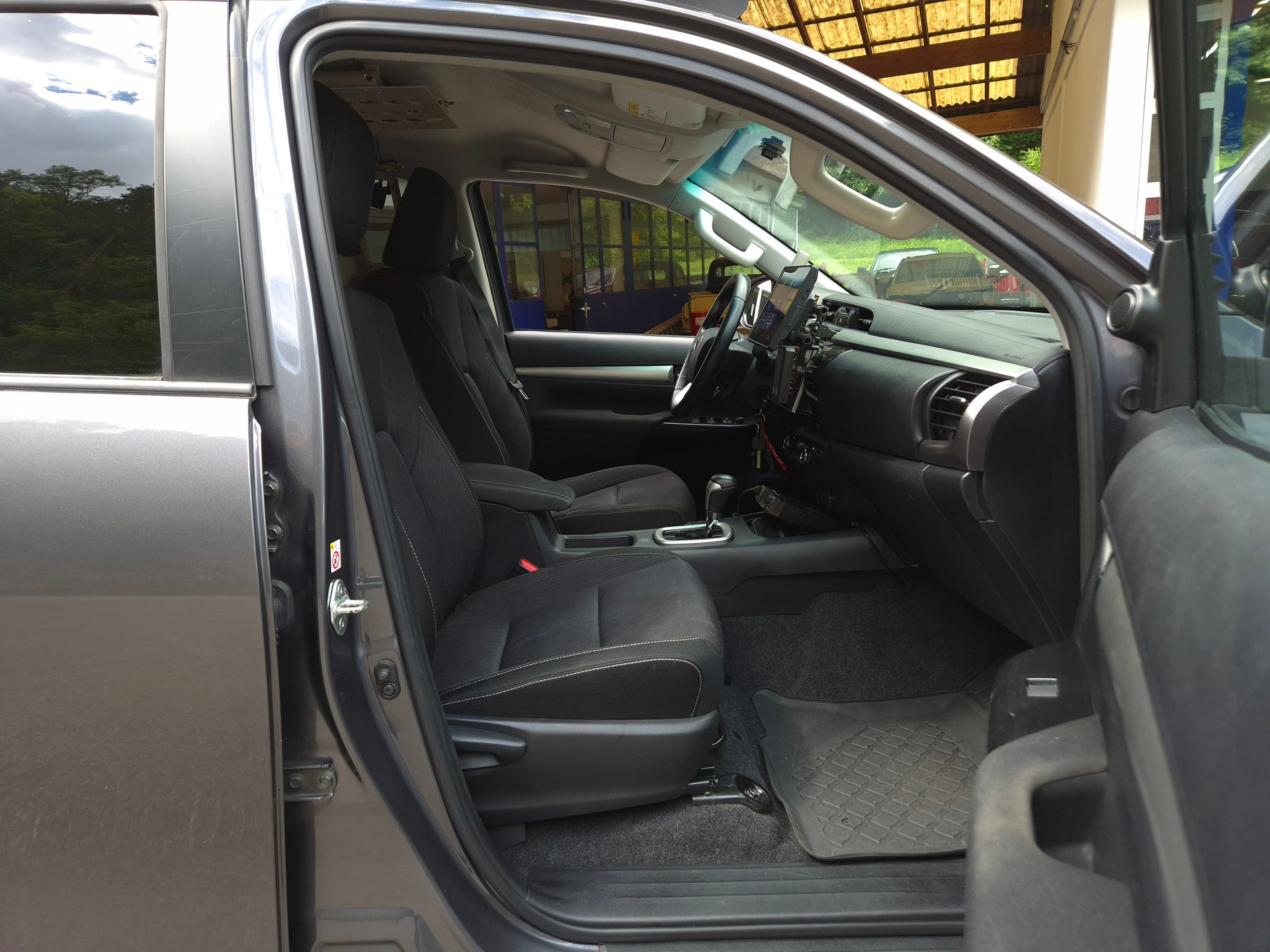 TOYOTA Hilux 2.4D-4D Style DoubleCab 4x4 A-image-28