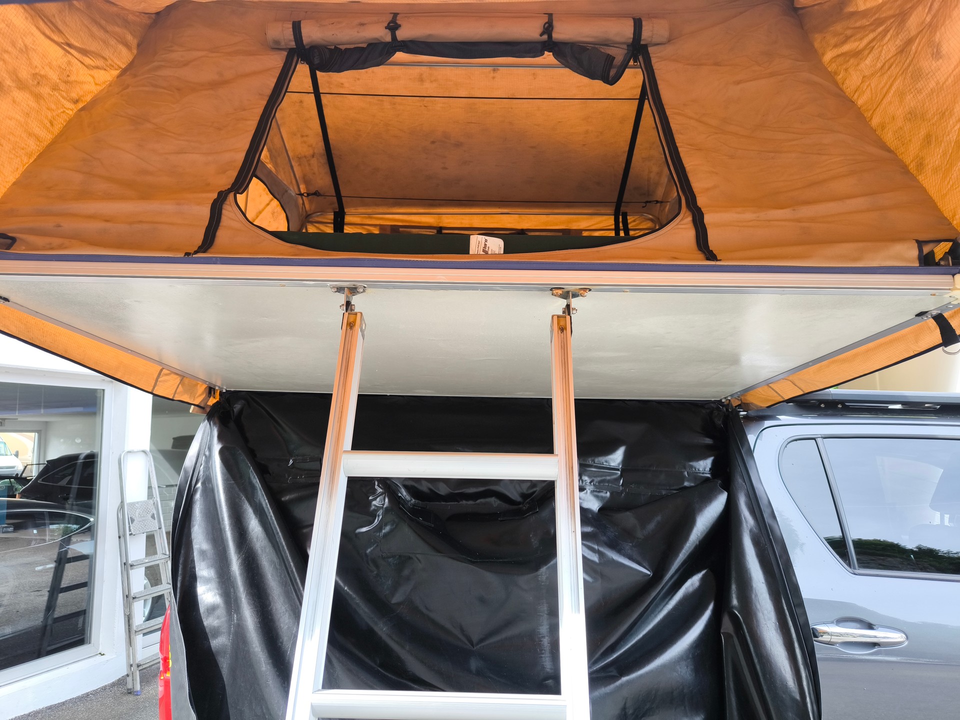 TOYOTA Hilux 2.4D-4D Style DoubleCab 4x4 A-image-16