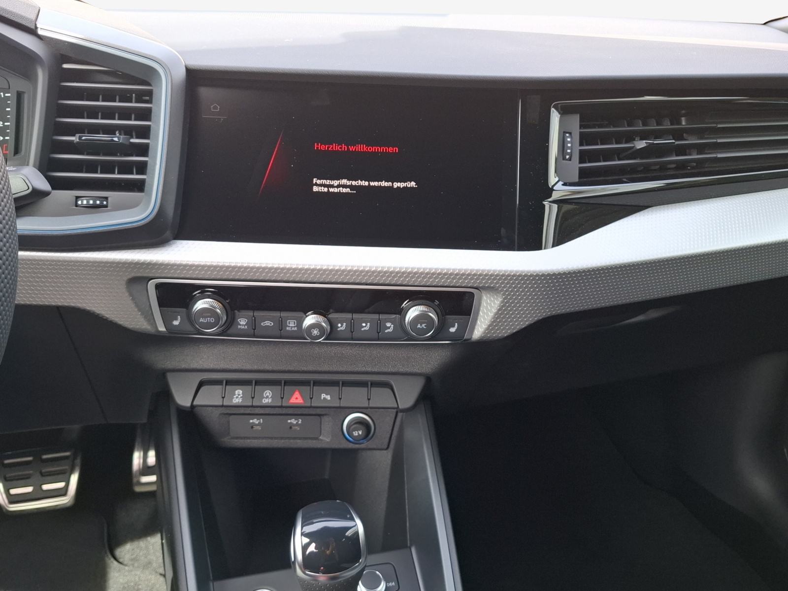 AUDI A1 Sportback 30 TFSI S Line Attraction S-tronic-image-10