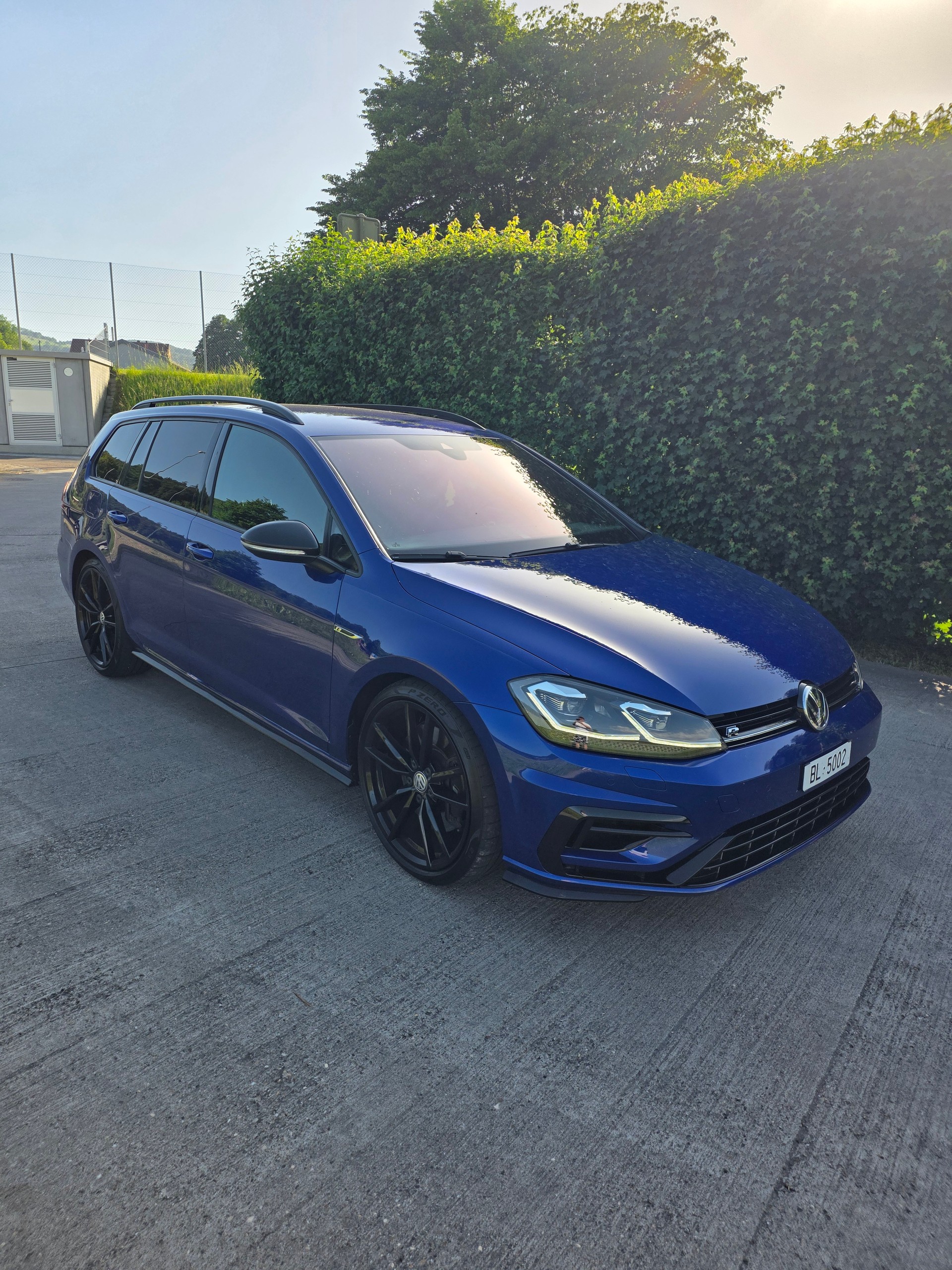 VW 2.0 TSI R 310 DSG 4motion-image-1