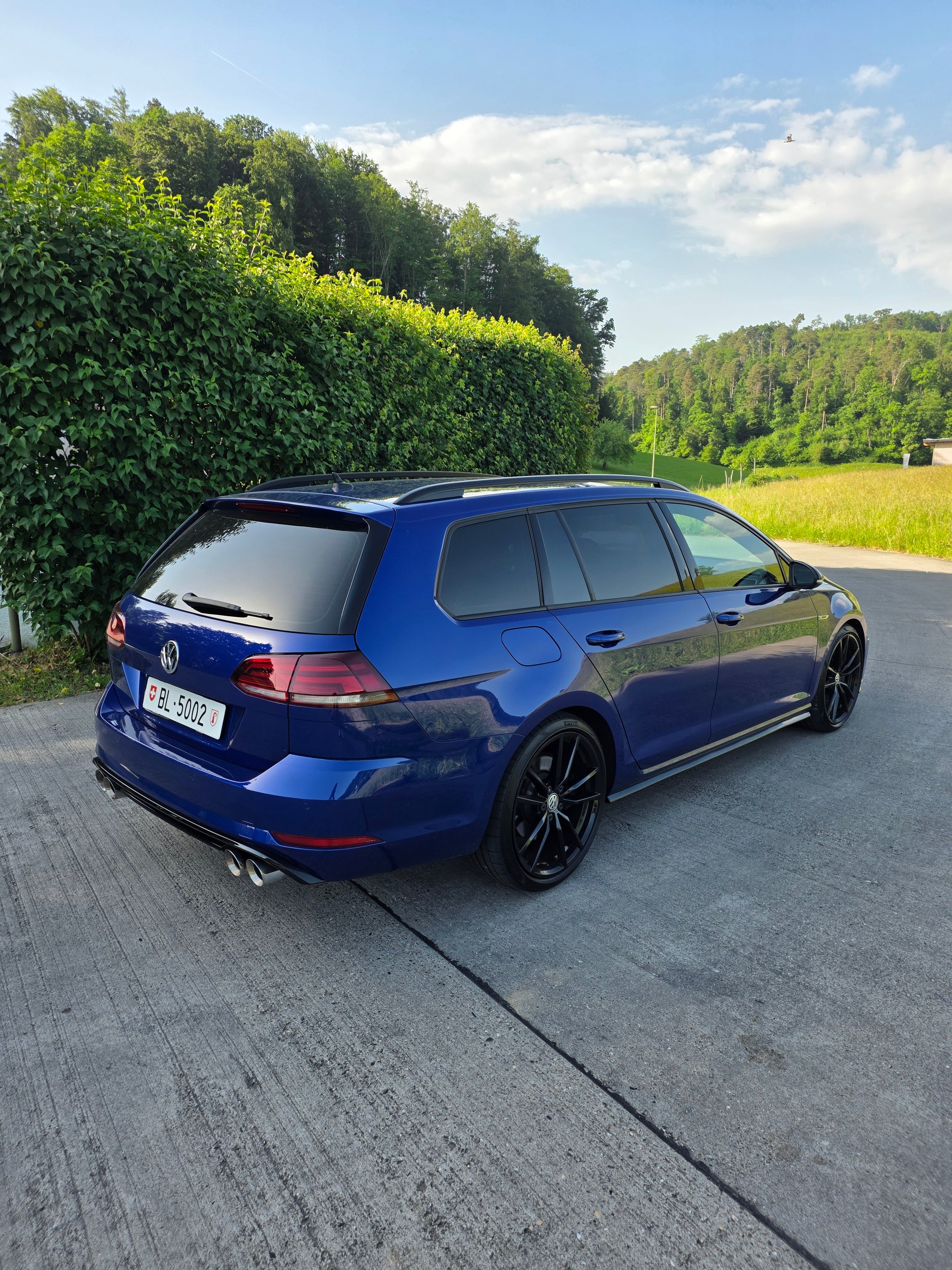 VW 2.0 TSI R 310 DSG 4motion-image-2