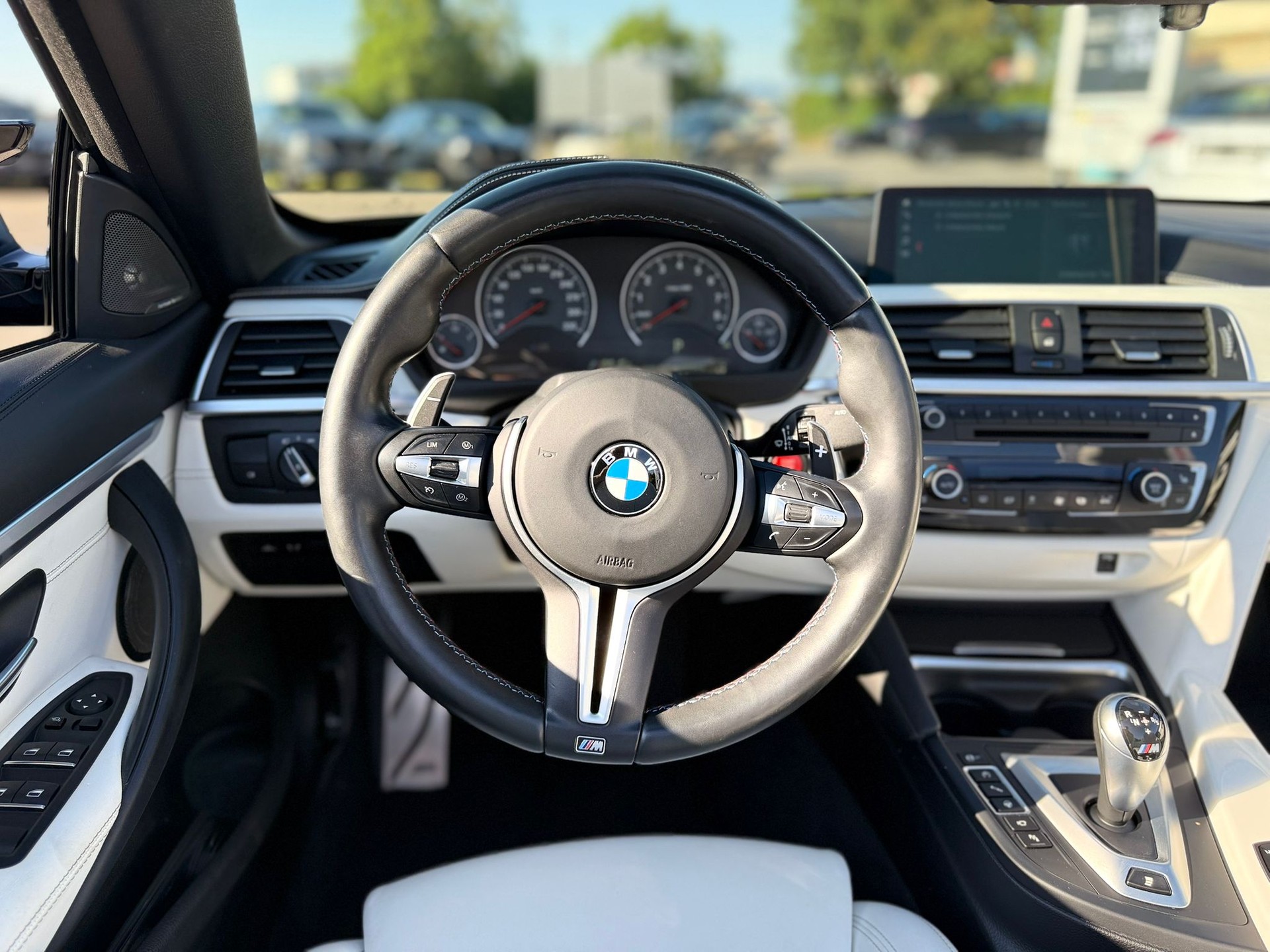 BMW M4 Cabriolet Drivelogic M Competition-image-14