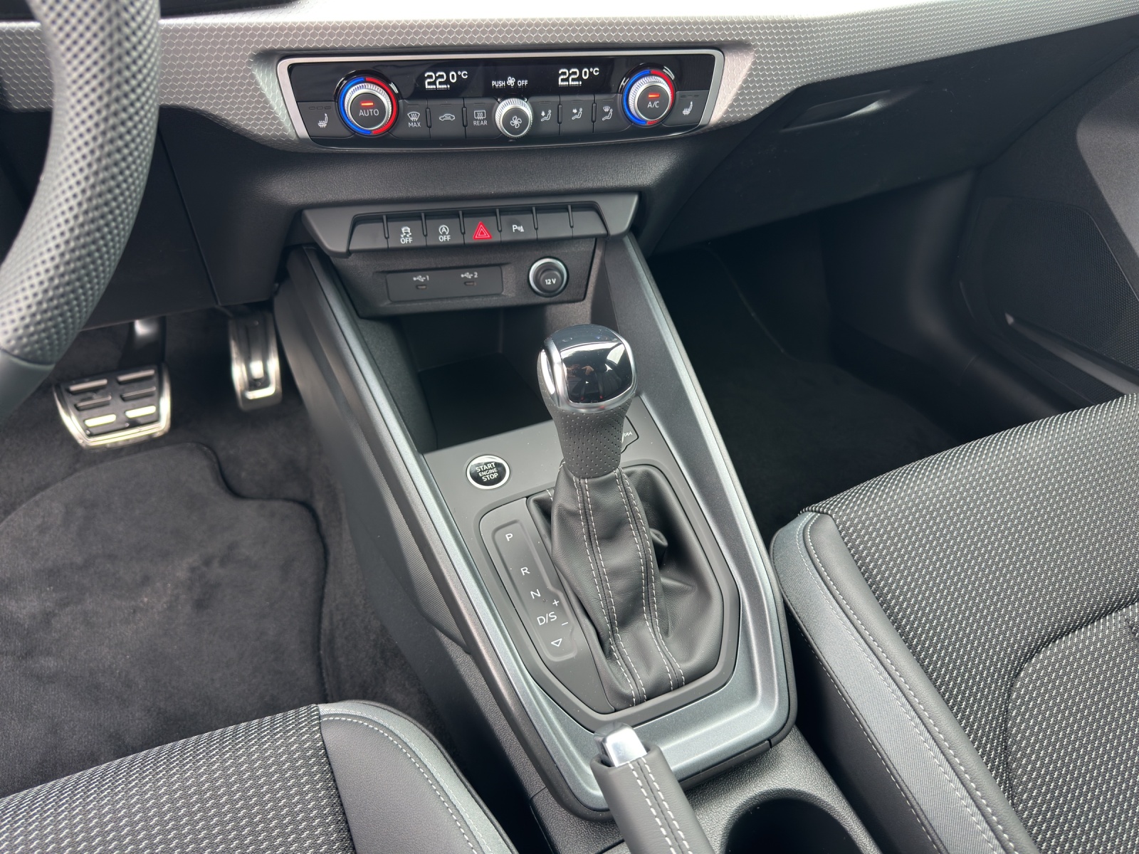 AUDI A1 Sportback 30 TFSI Attraction S-tronic-image-15