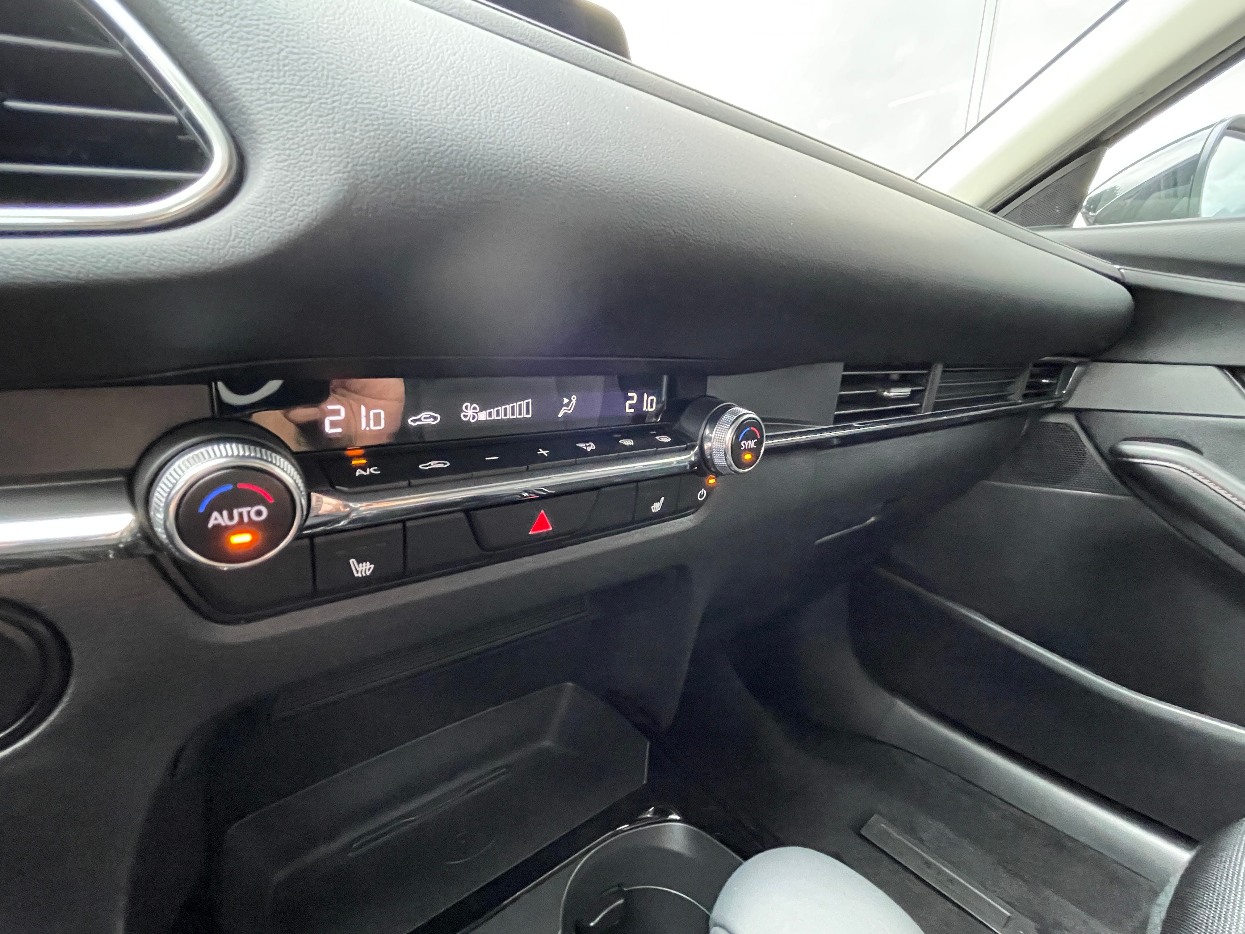 Image MAZDA CX-30 CX-30 SKYACTIV-G 140 M Hybrid Homura FWD AT