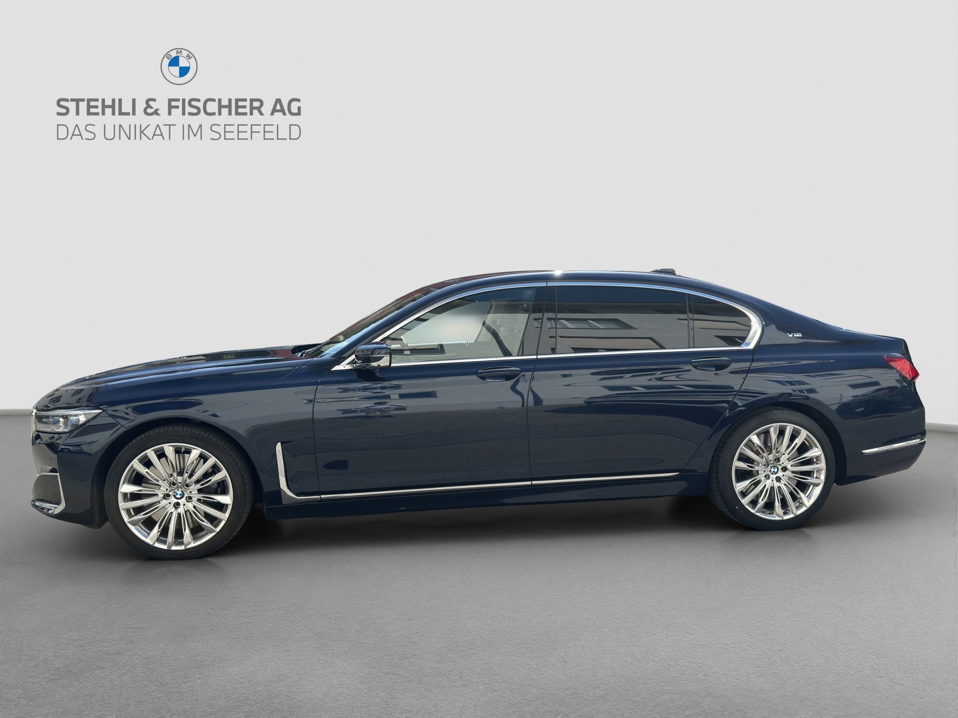 BMW M760Li xDrive Sport Getriebe-showroom-element-3