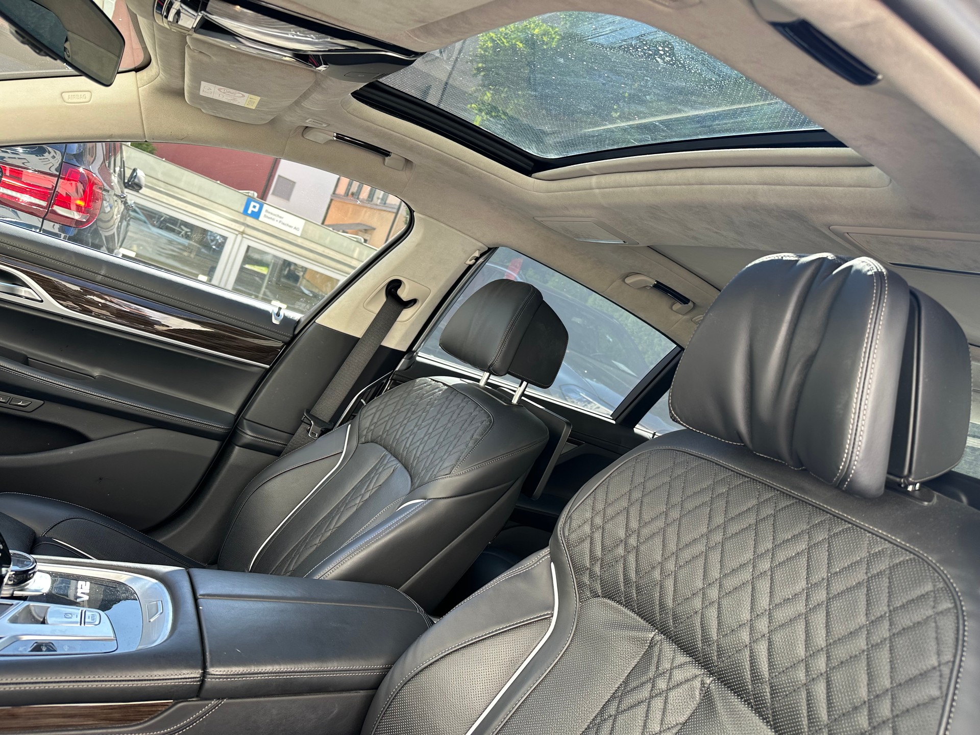 BMW M760Li xDrive Sport Getriebe-image-5