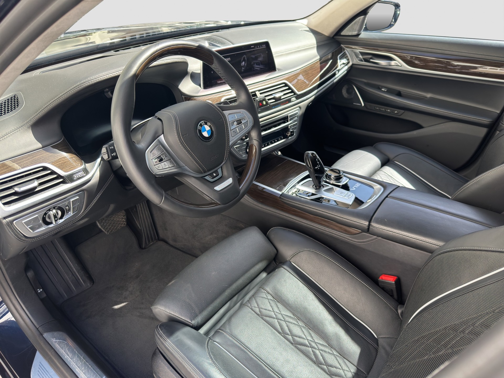 BMW M760Li xDrive Sport Getriebe-image-7