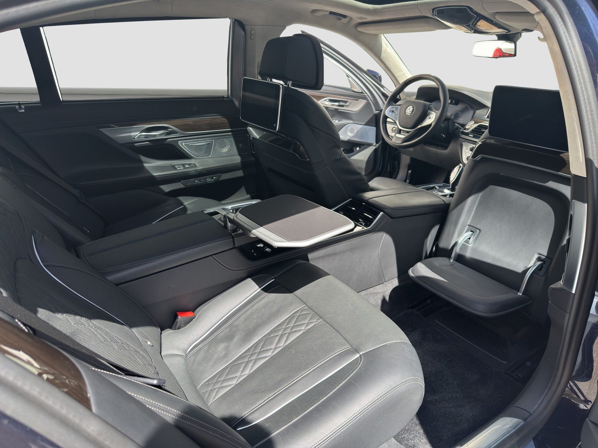 BMW M760Li xDrive Sport Getriebe-image-12