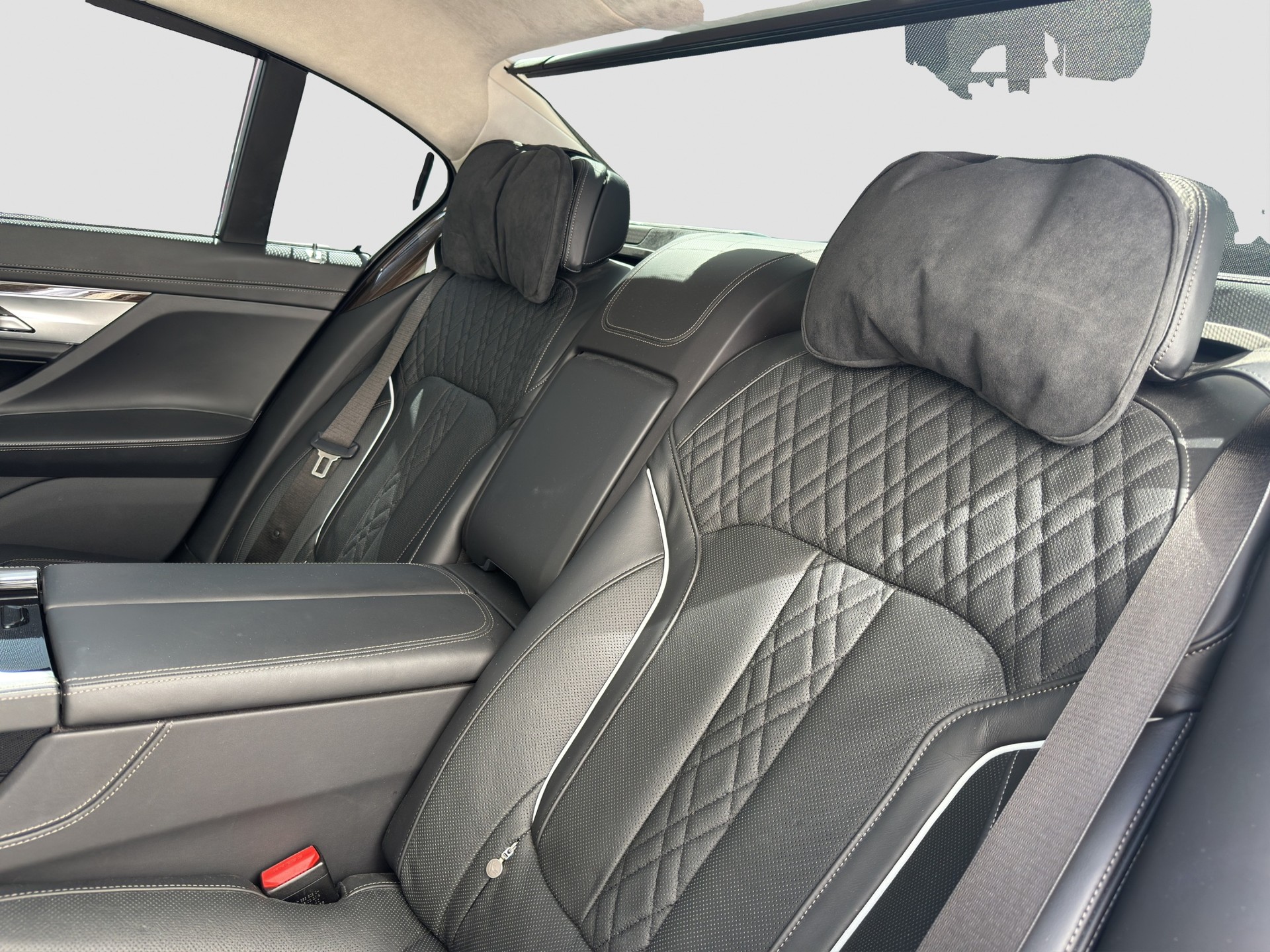 BMW M760Li xDrive Sport Getriebe-image-13