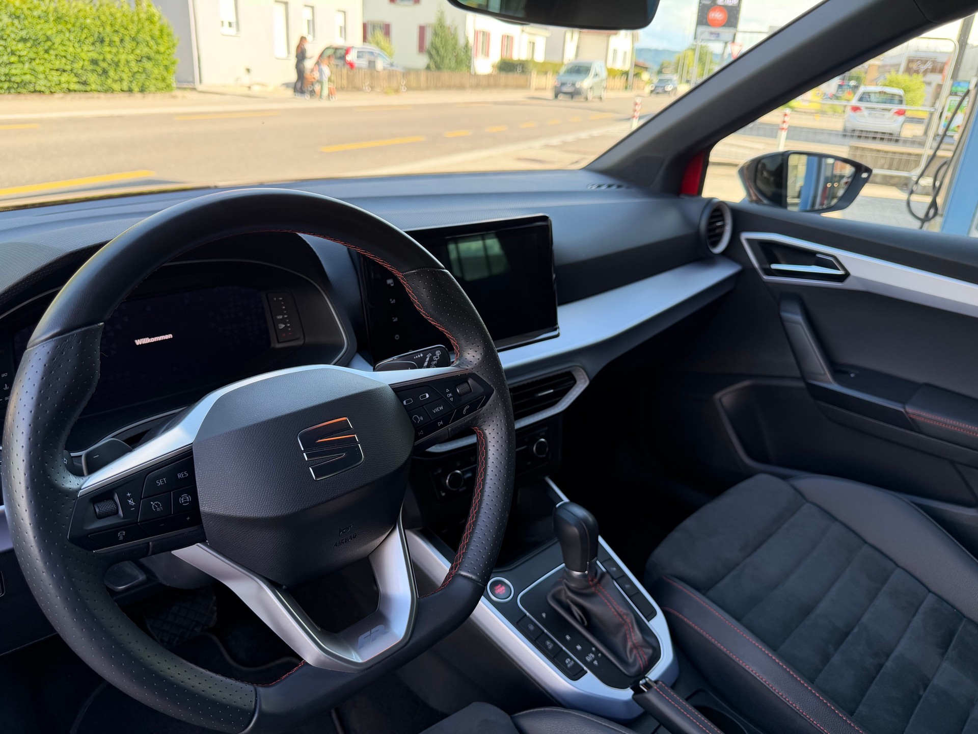 SEAT Arona 1.5 Eco TSI FR DSG-image-9