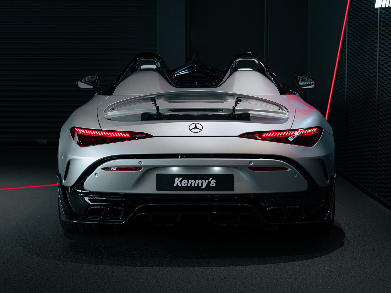 MERCEDES-BENZ Mercedes-AMG PureSpeed-showroom-element-3