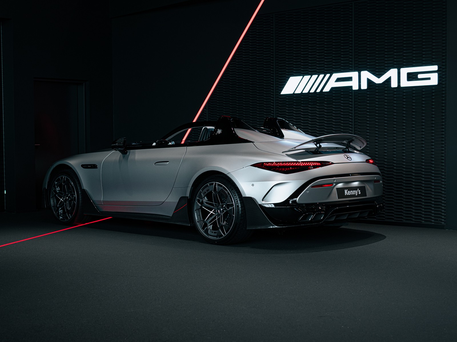 MERCEDES-BENZ Mercedes-AMG PureSpeed-showroom-element-1