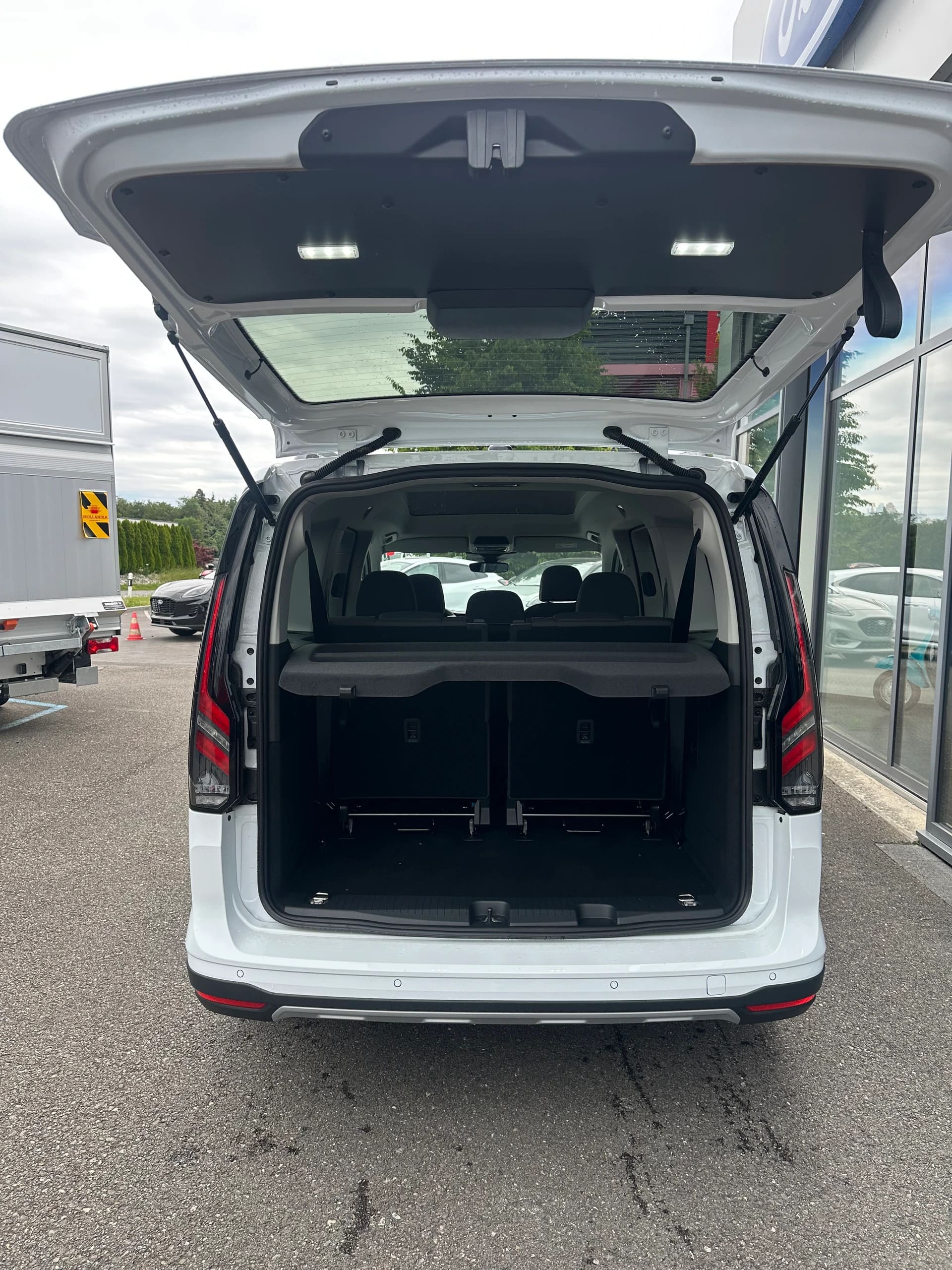 FORD TOURNEO CONNECT Grand 1.5 EcoB Active/PHEV/150CV-image-5