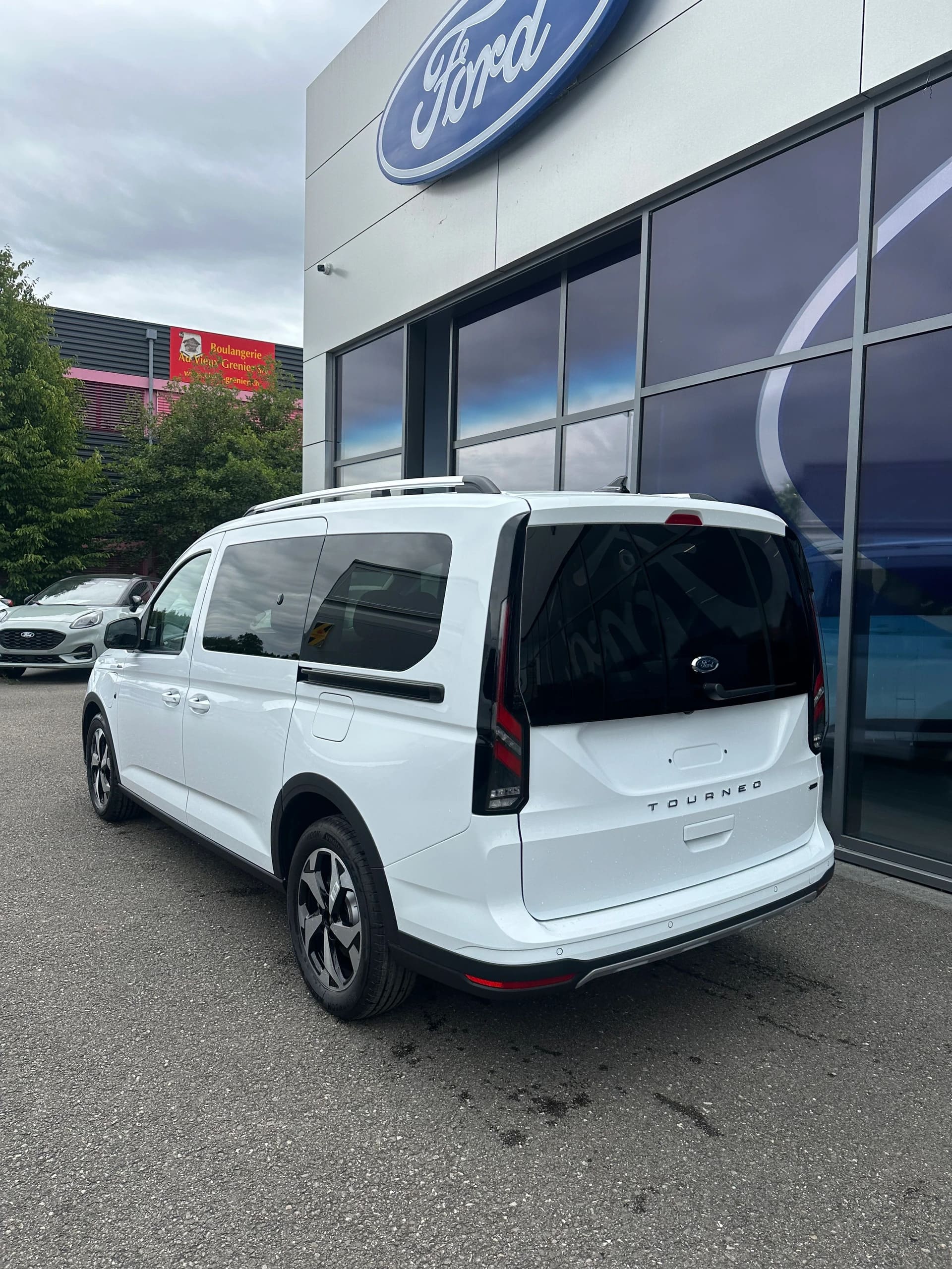 FORD TOURNEO CONNECT Grand 1.5 EcoB Active/PHEV/150CV-image-3