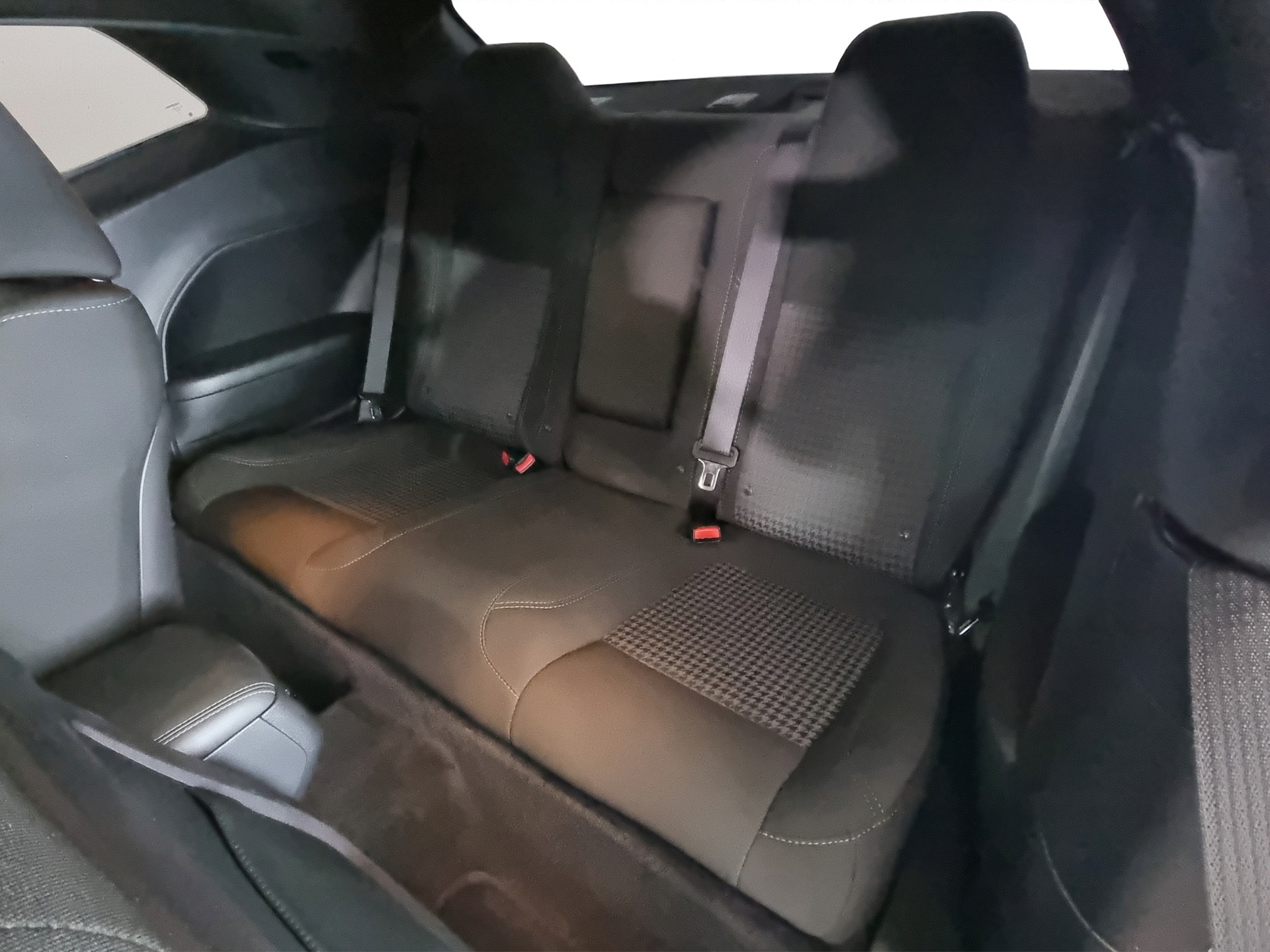 DODGE Challenger 3.6 V6 SXT 8-Stufen Aut.-image-6