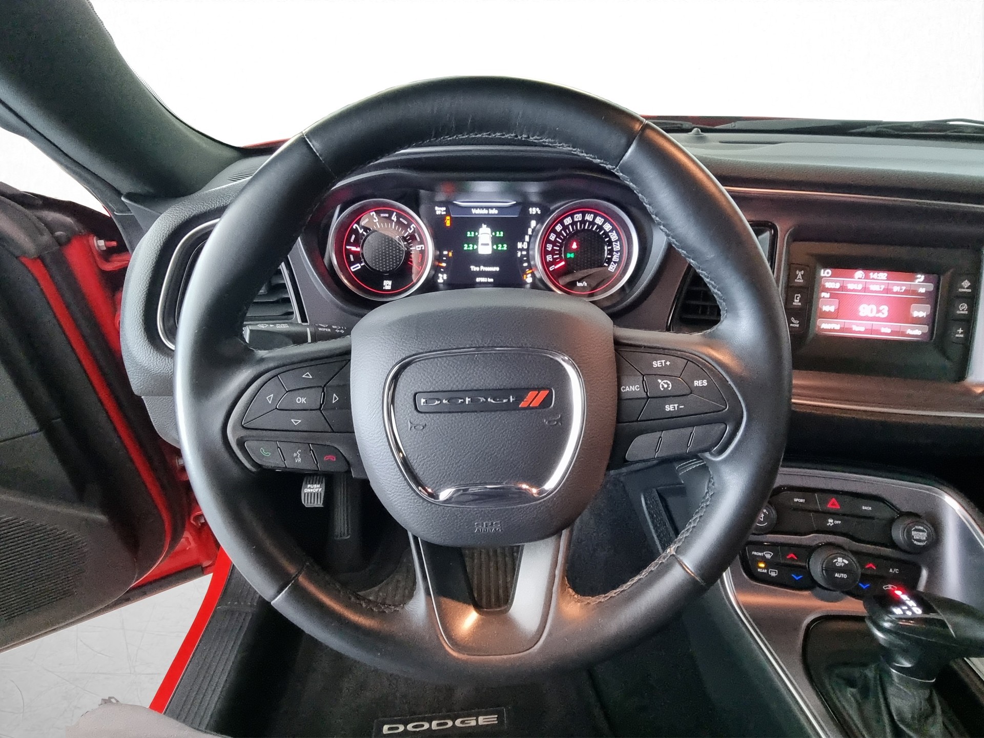 DODGE Challenger 3.6 V6 SXT 8-Stufen Aut.-image-8