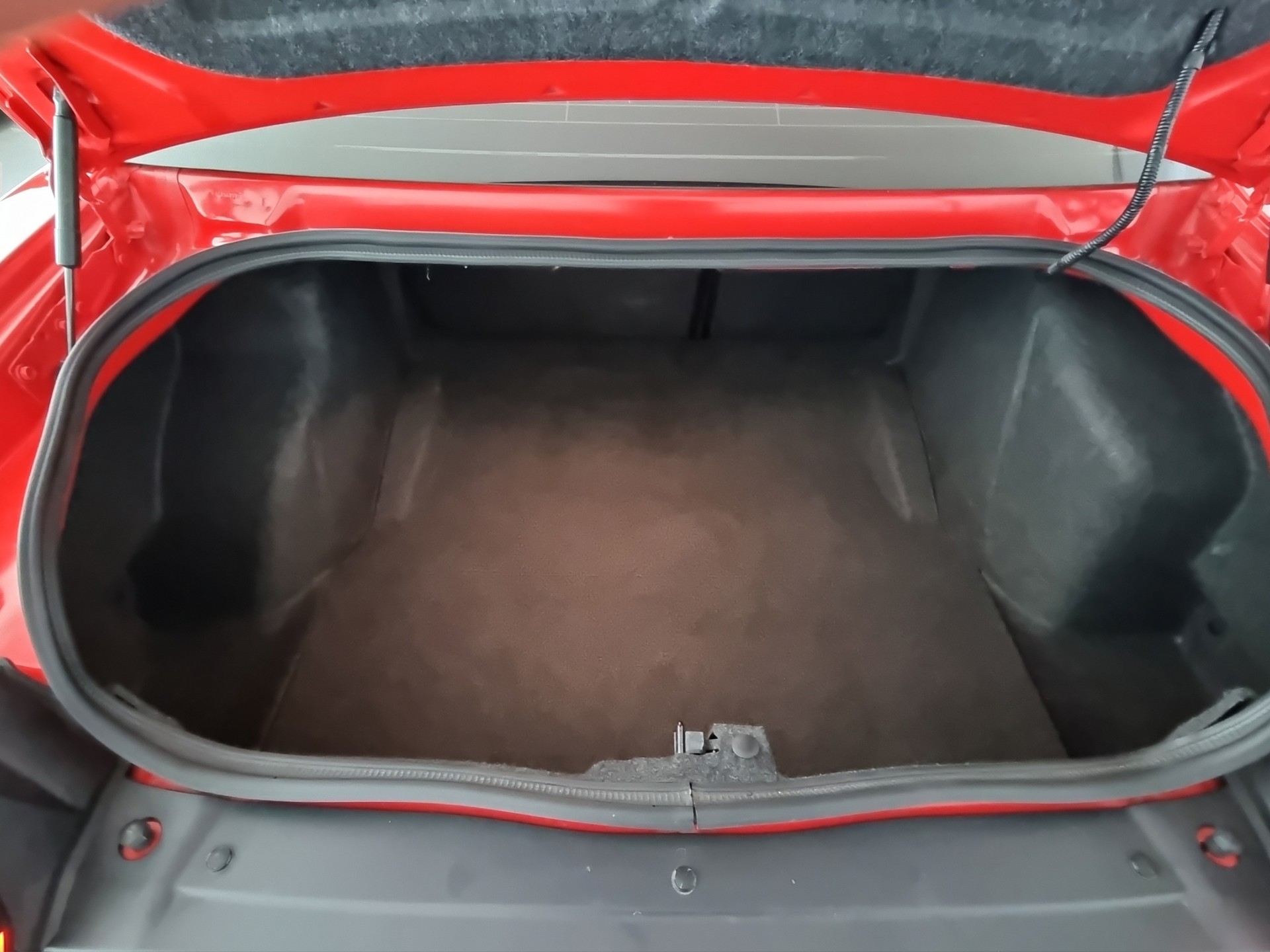 DODGE Challenger 3.6 V6 SXT 8-Stufen Aut.-image-14