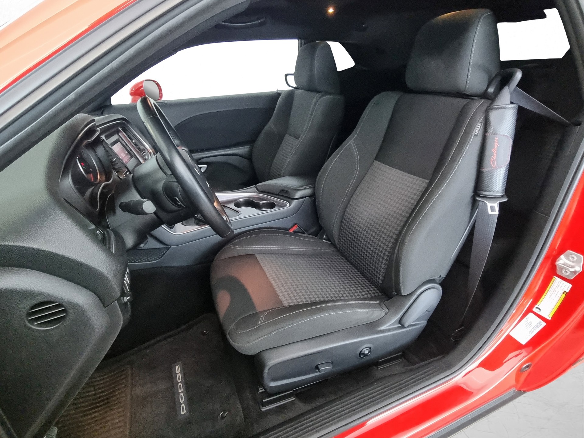 DODGE Challenger 3.6 V6 SXT 8-Stufen Aut.-image-5