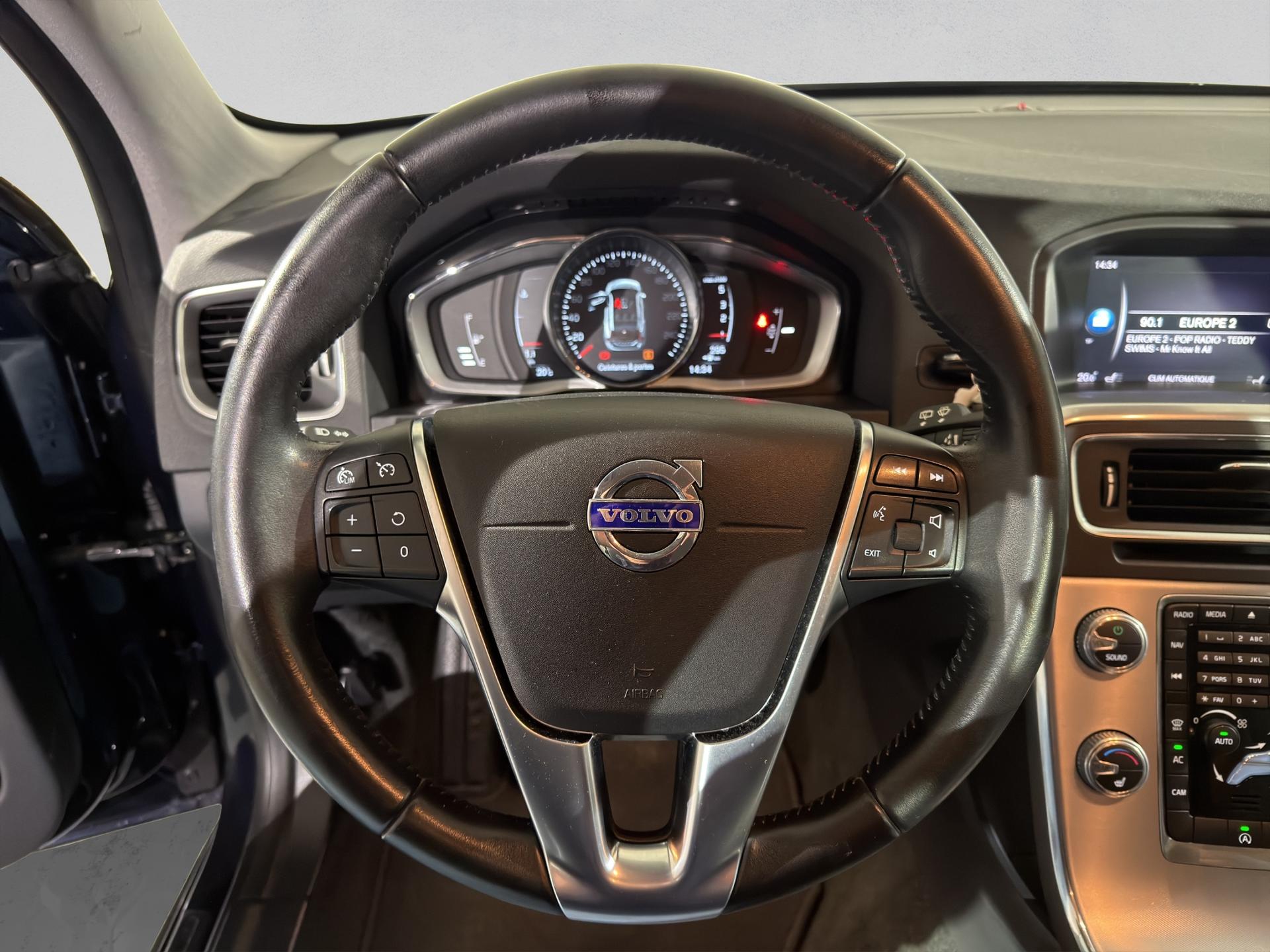 VOLVO V60 D3 Summum-image-9