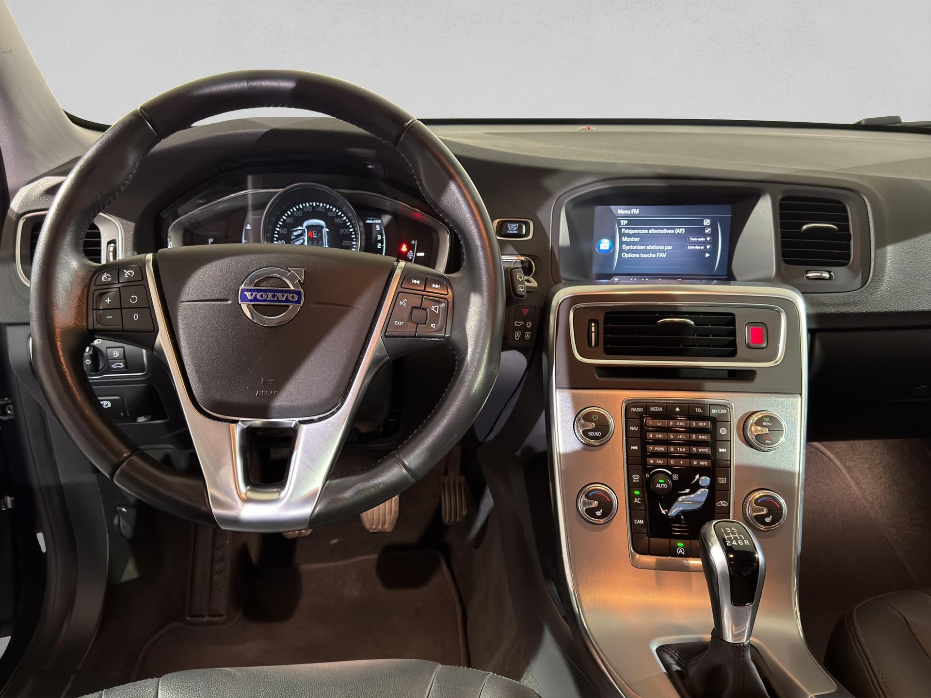 VOLVO V60 D3 Summum-image-13