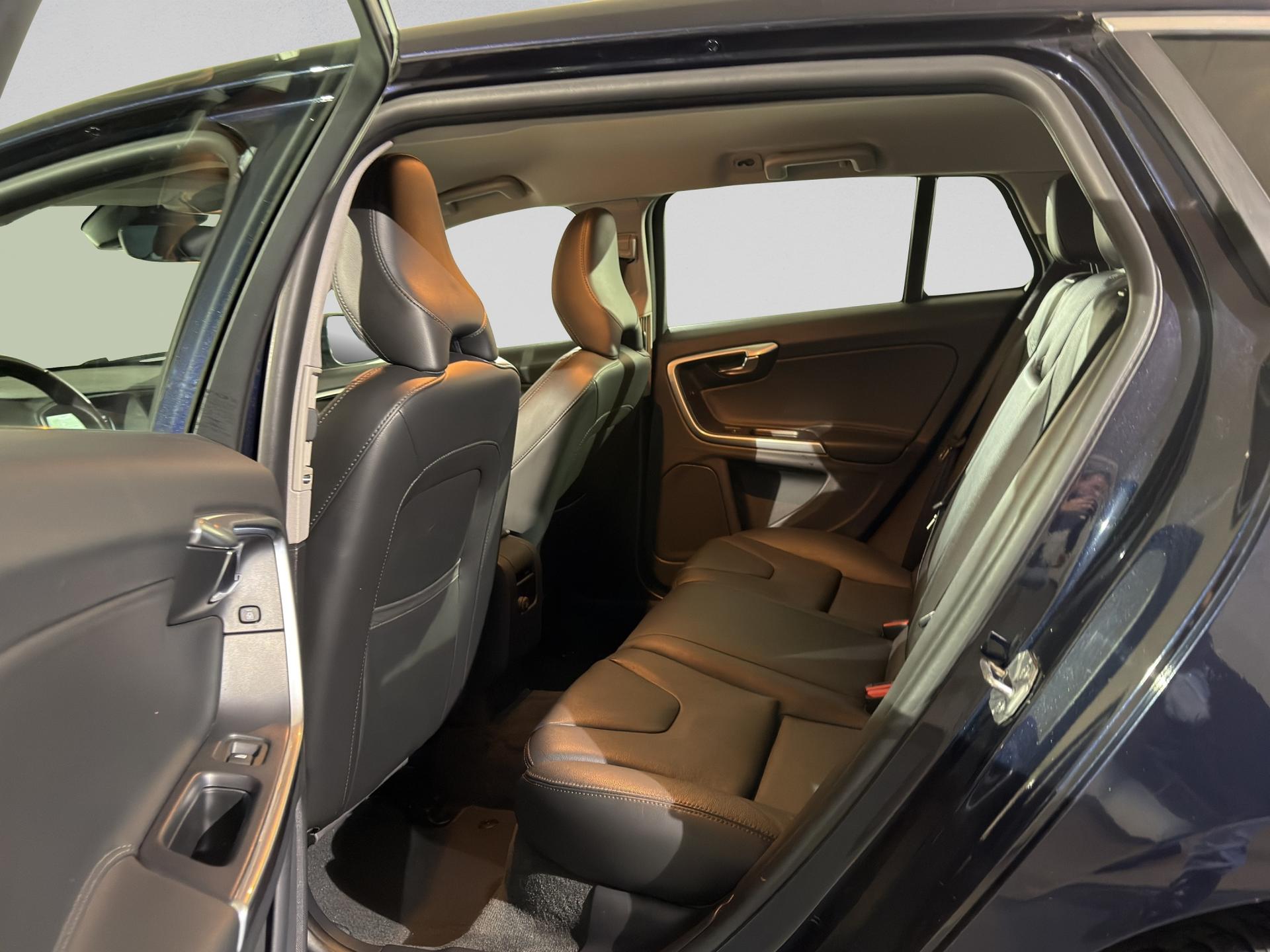 VOLVO V60 D3 Summum-image-14