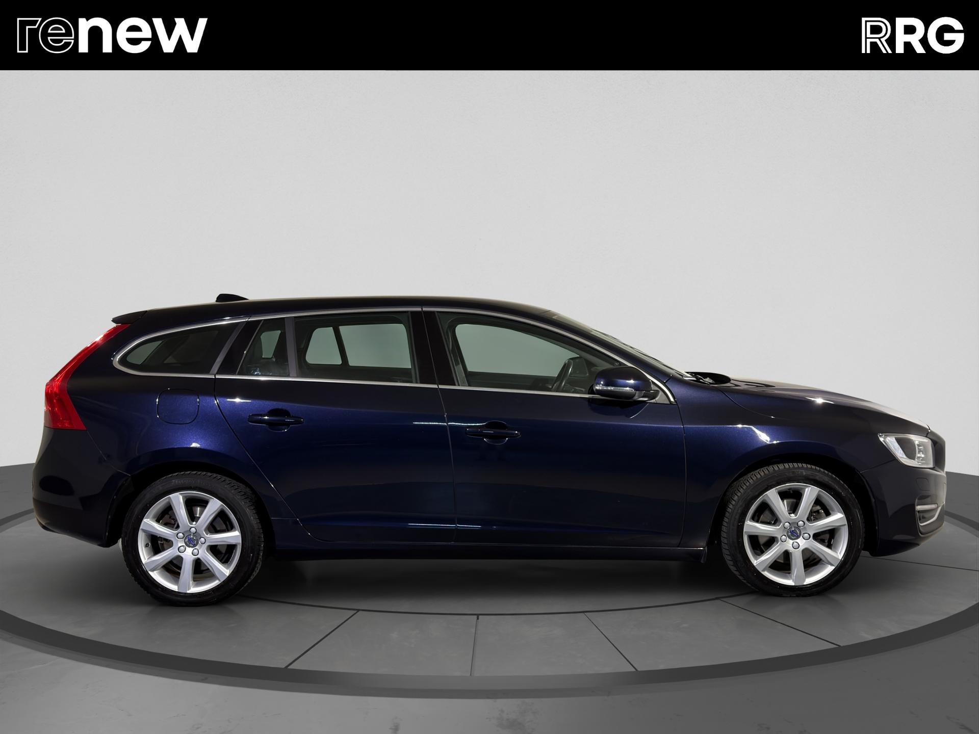 VOLVO V60 D3 Summum-image-1