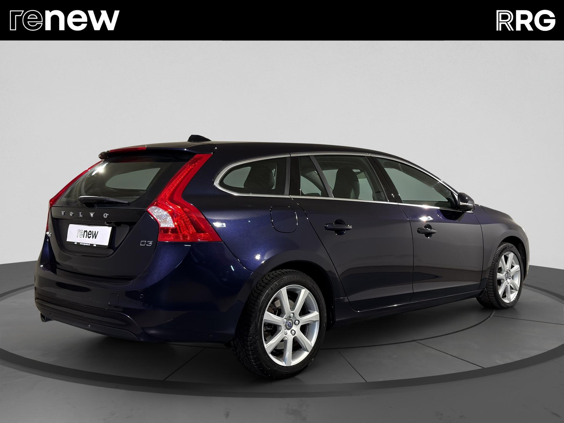 VOLVO V60 D3 Summum-image-2
