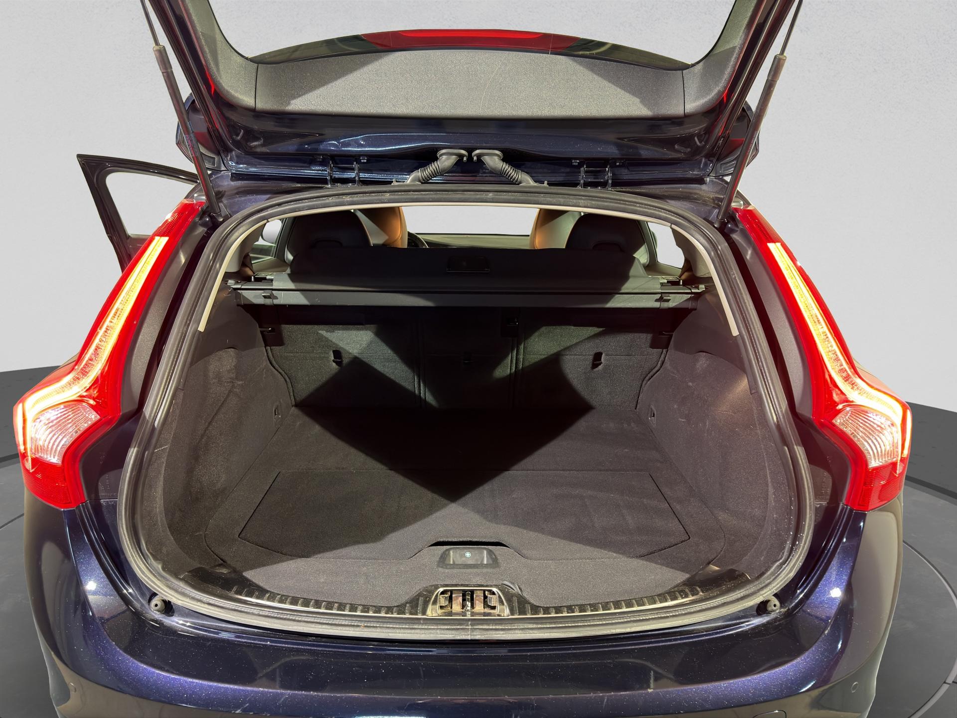 VOLVO V60 D3 Summum-image-15