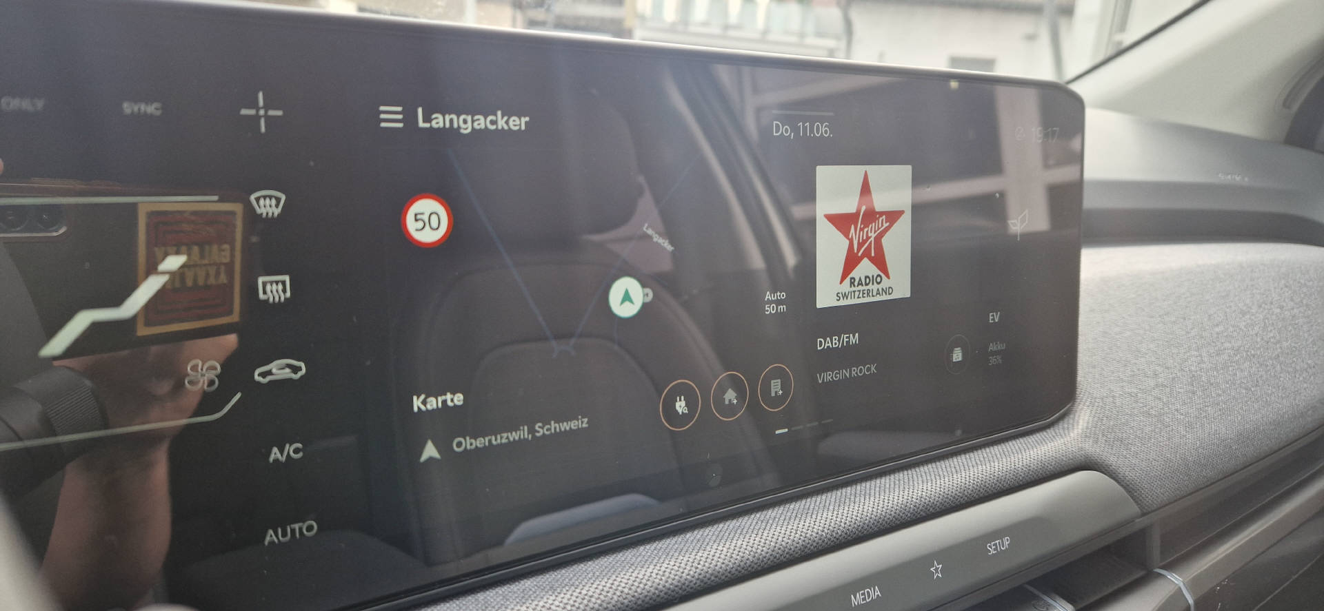 KIA EV3 81 kWh Earth+-image-8