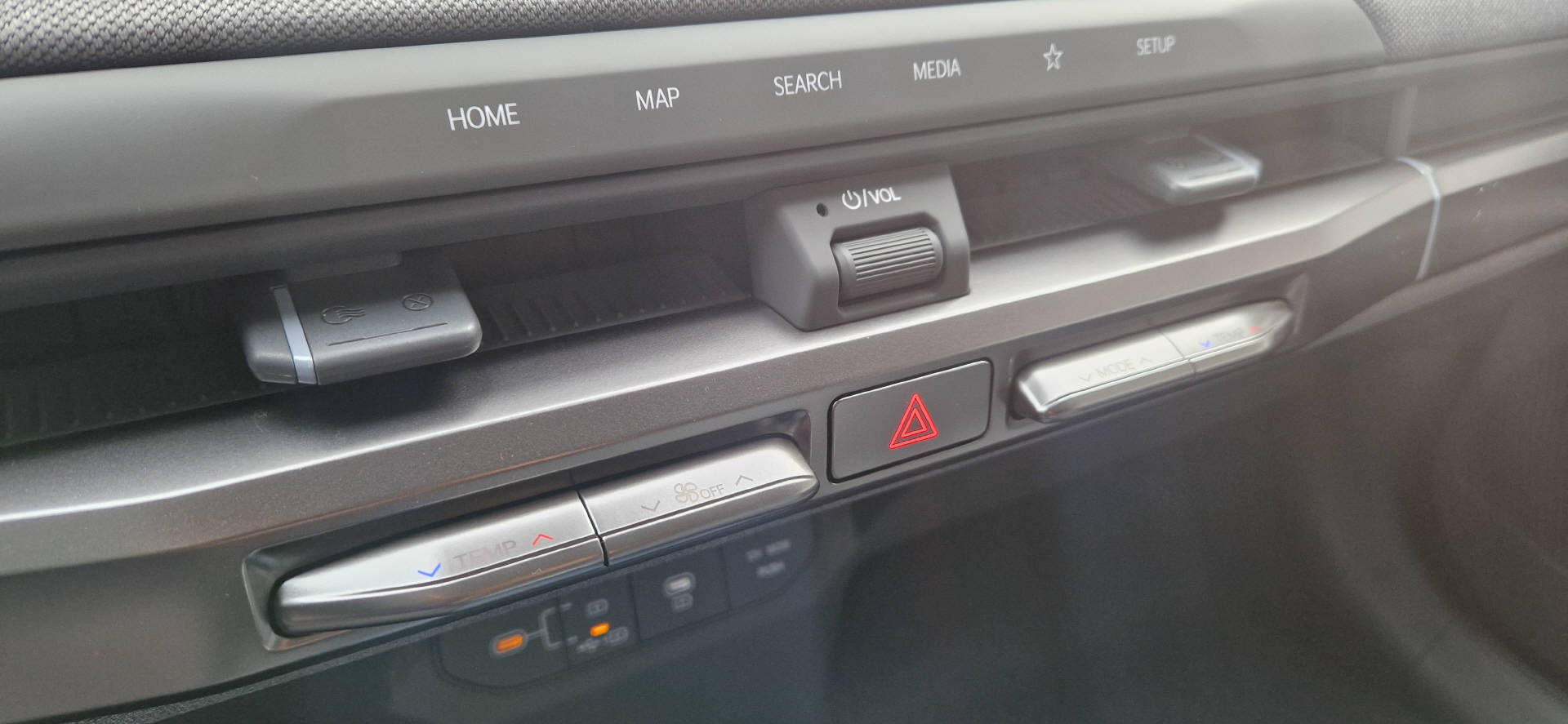 KIA EV3 81 kWh Earth+-image-11