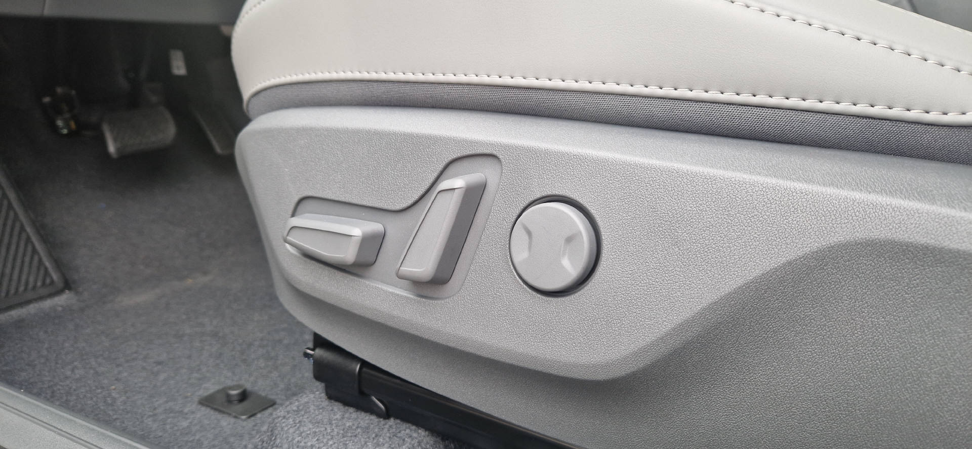 KIA EV3 81 kWh Earth+-image-6