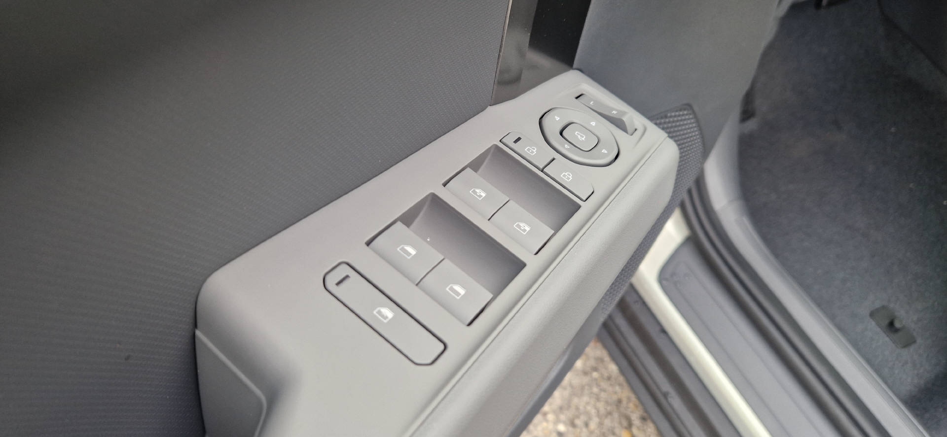 KIA EV3 81 kWh Earth+-image-3