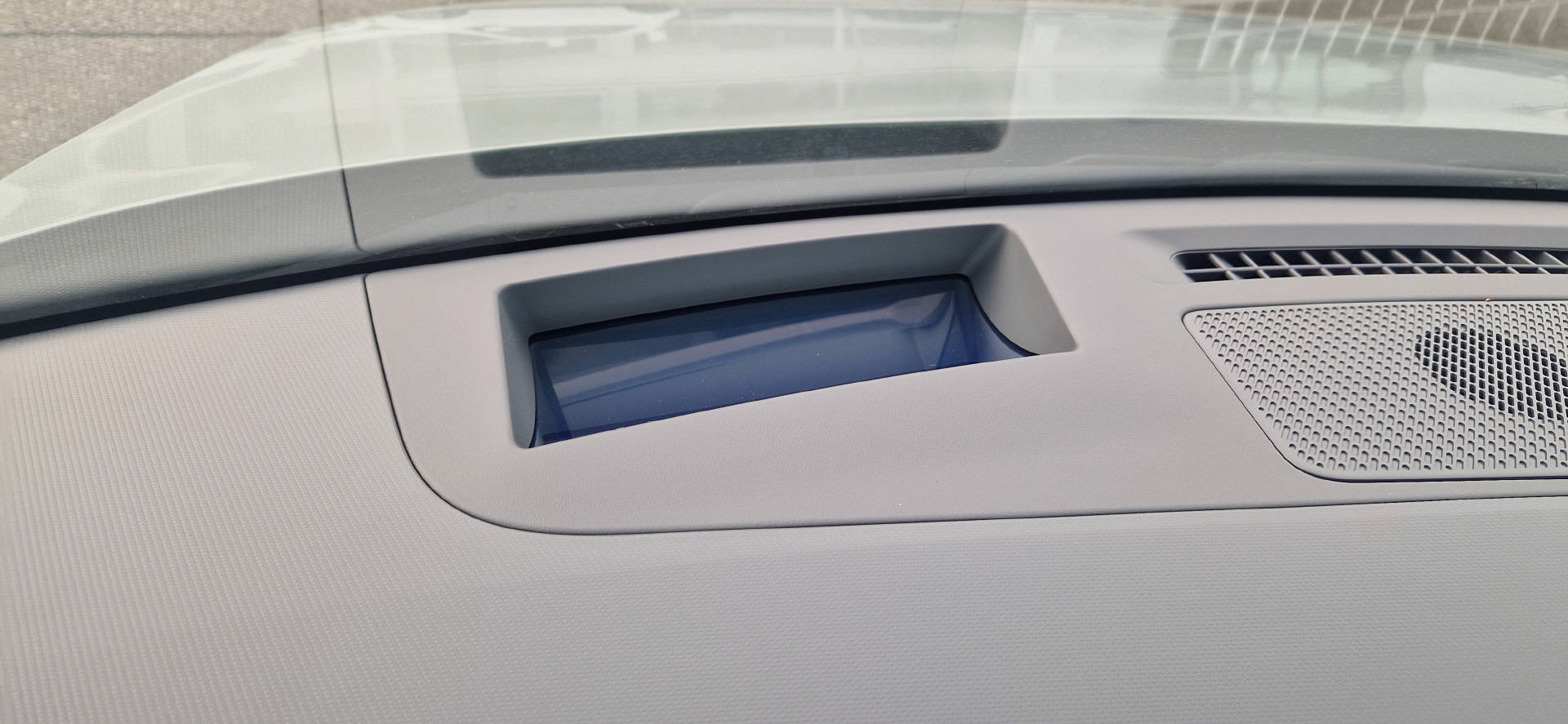 KIA EV3 81 kWh Earth+-image-15
