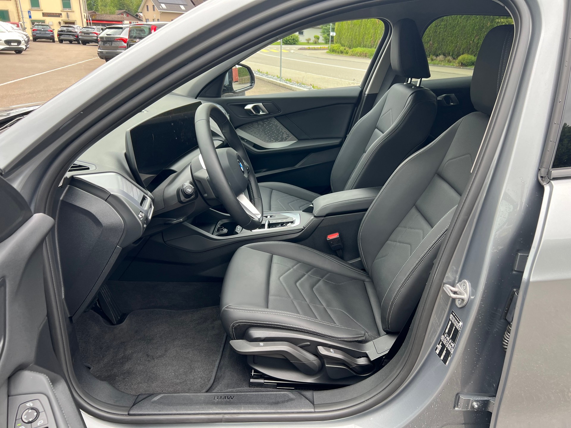 BMW 118d Steptronic M Sport Pro-image-8