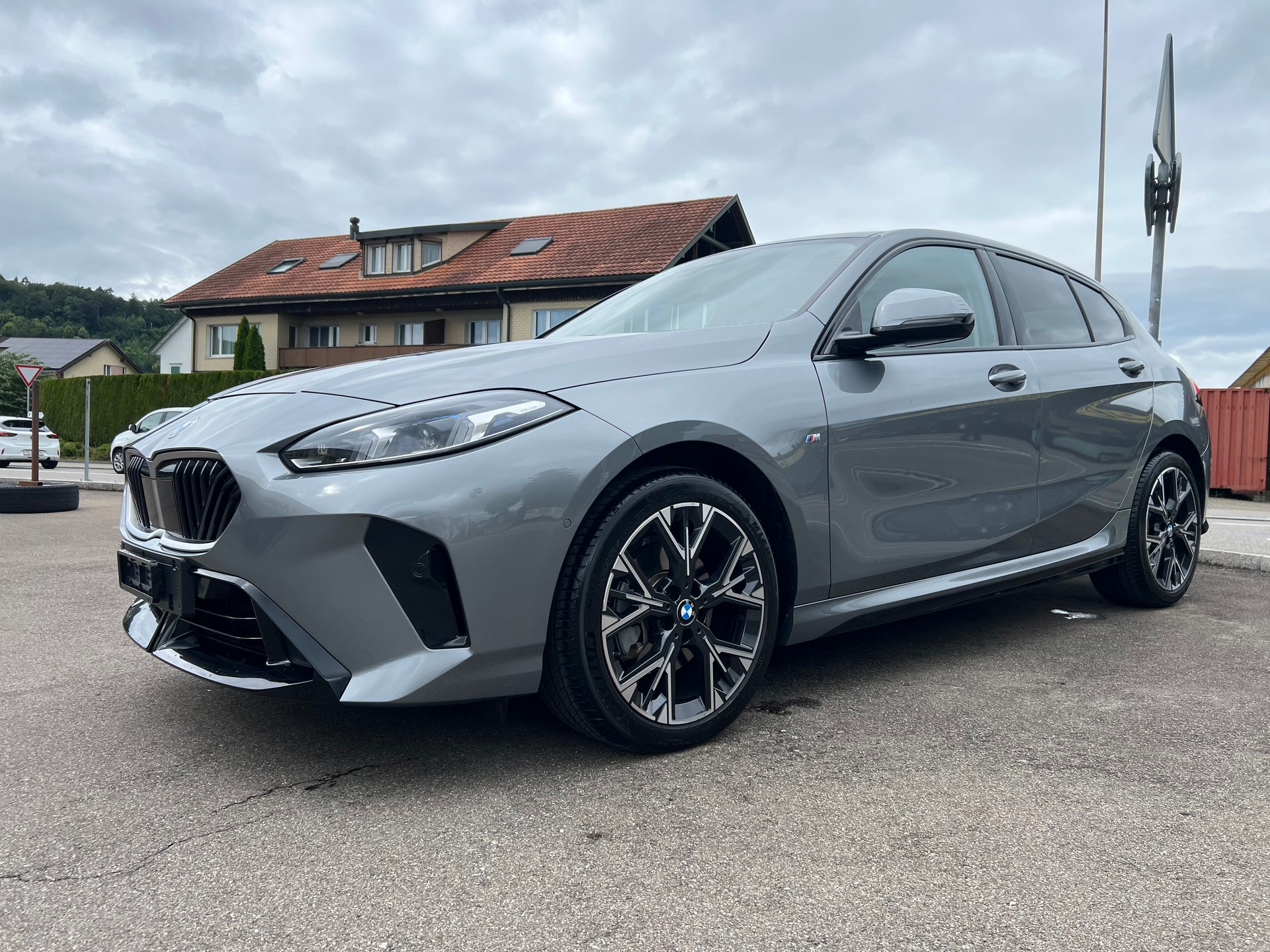 BMW 118d Steptronic M Sport Pro-image-0