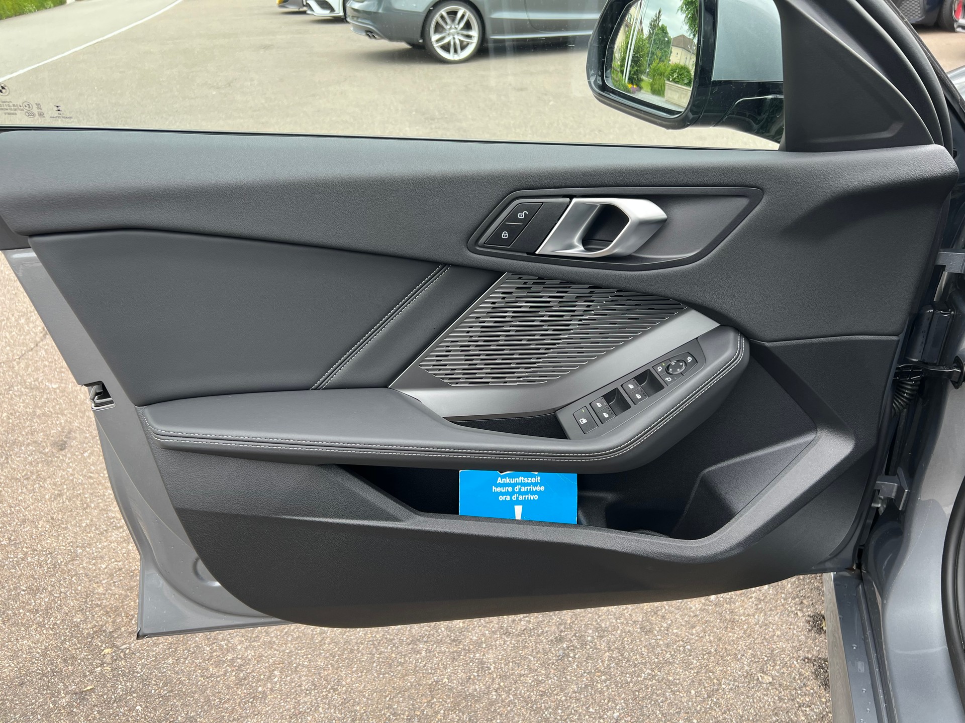 BMW 118d Steptronic M Sport Pro-image-9