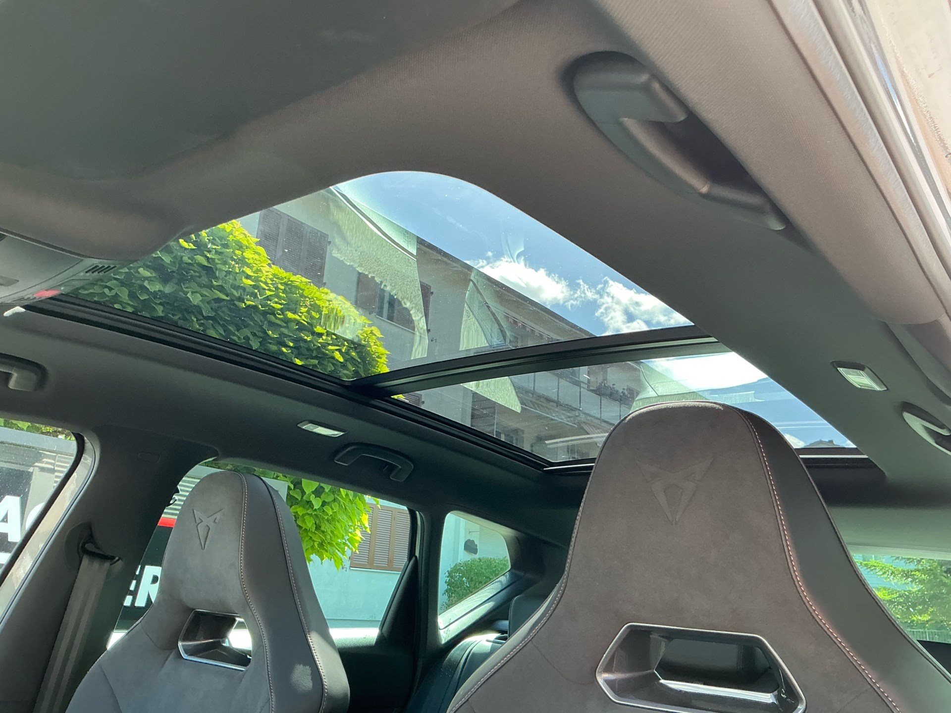 CUPRA Ateca 2.0 TSI VZ 4Drive *** PANORAMADACH & ANHÄNGERKUPPLUNG ***-image-8