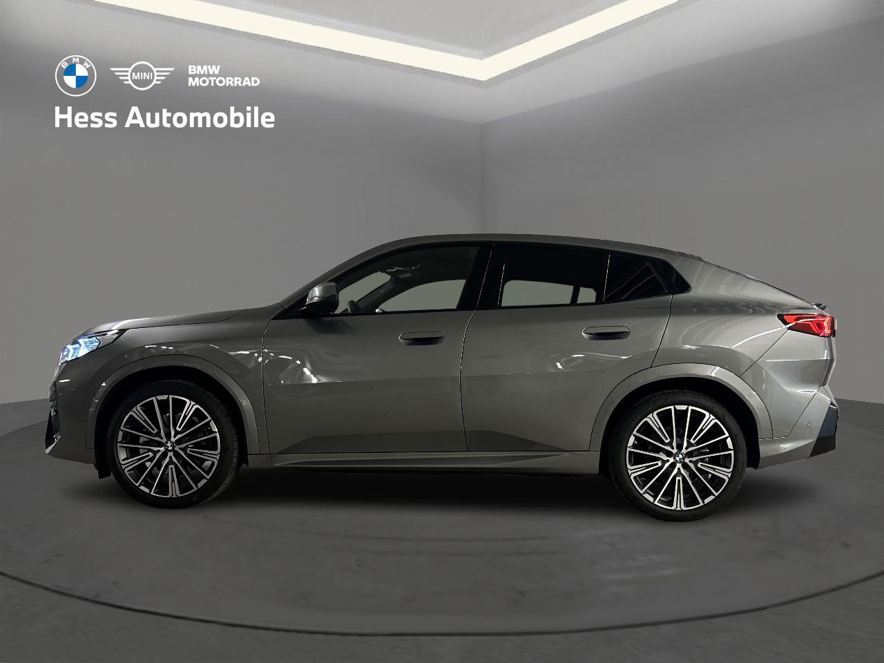 BMW iX2 30 xDrive M Sport-image-4