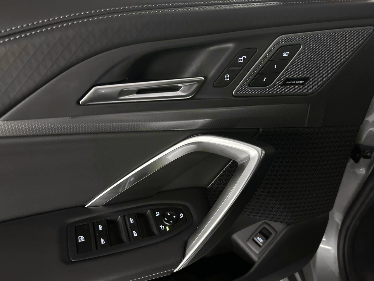 BMW iX2 30 xDrive M Sport-image-22