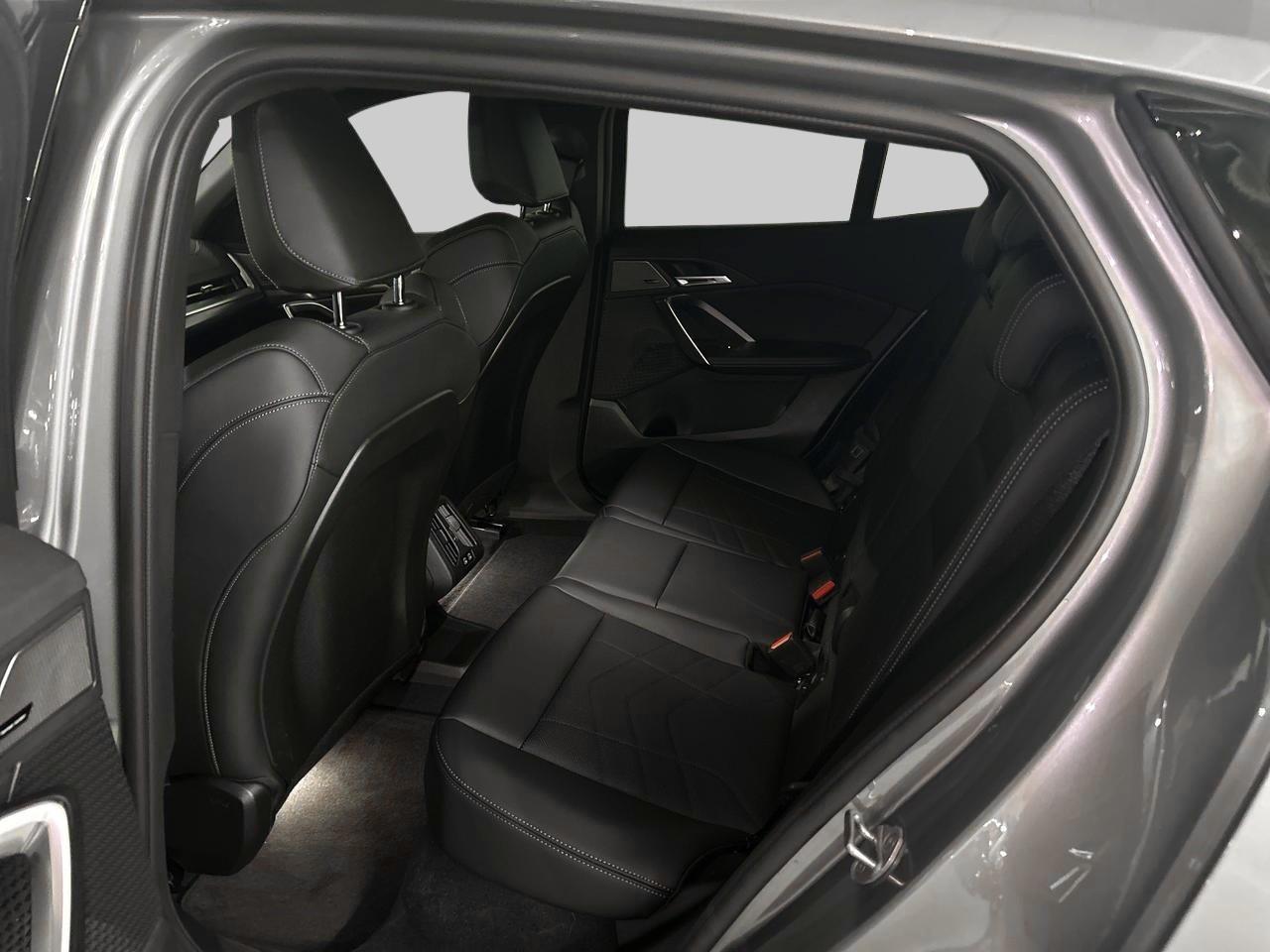 BMW iX2 30 xDrive M Sport-image-19