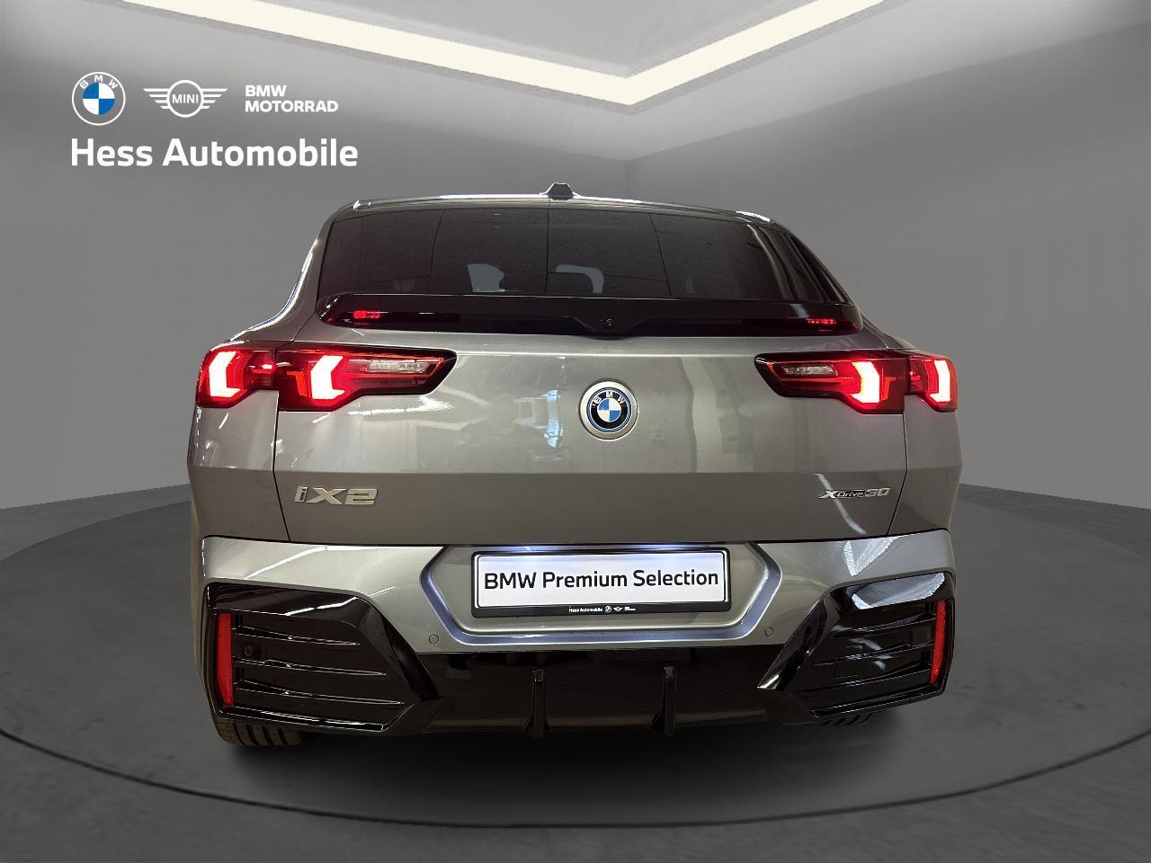 BMW iX2 30 xDrive M Sport-image-8