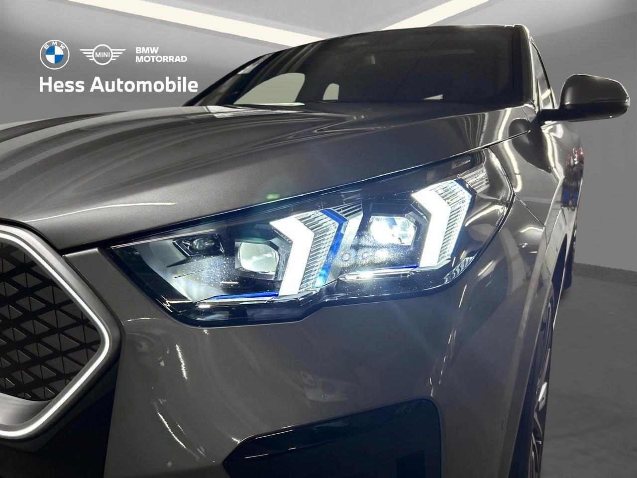BMW iX2 30 xDrive M Sport-image-7