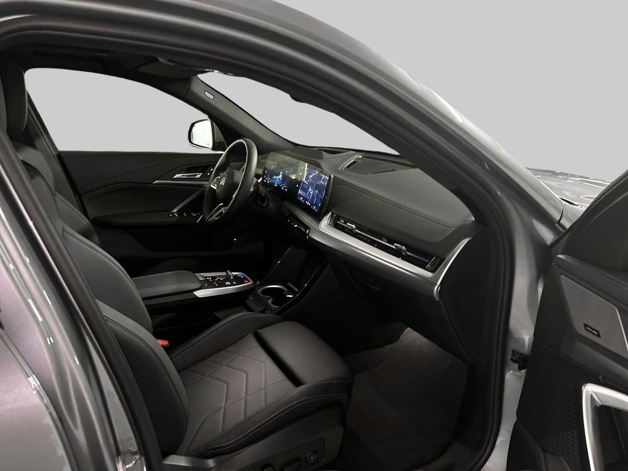BMW iX2 30 xDrive M Sport-image-15