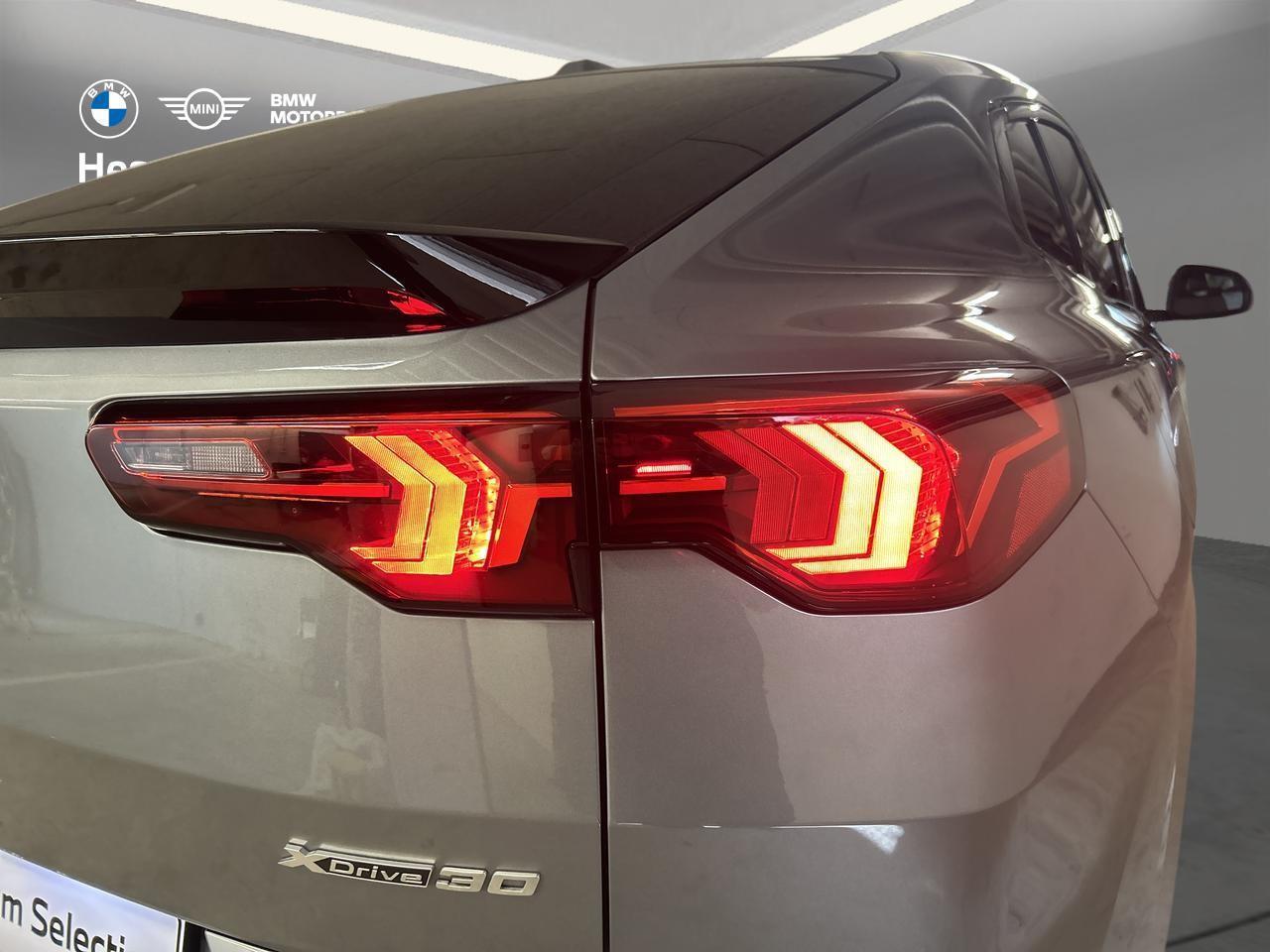 BMW iX2 30 xDrive M Sport-image-9