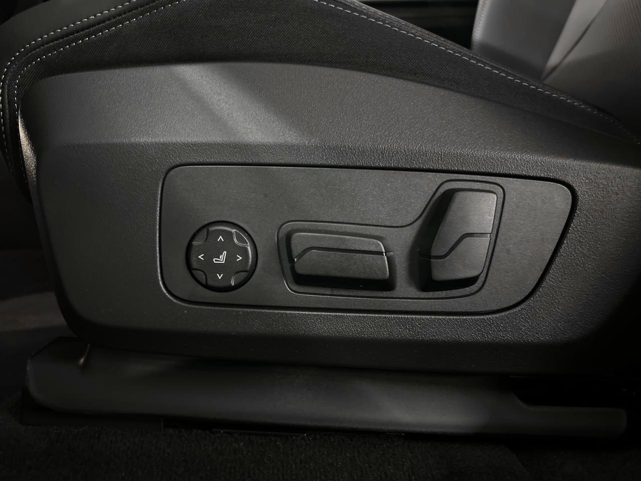 BMW iX2 30 xDrive M Sport-image-23