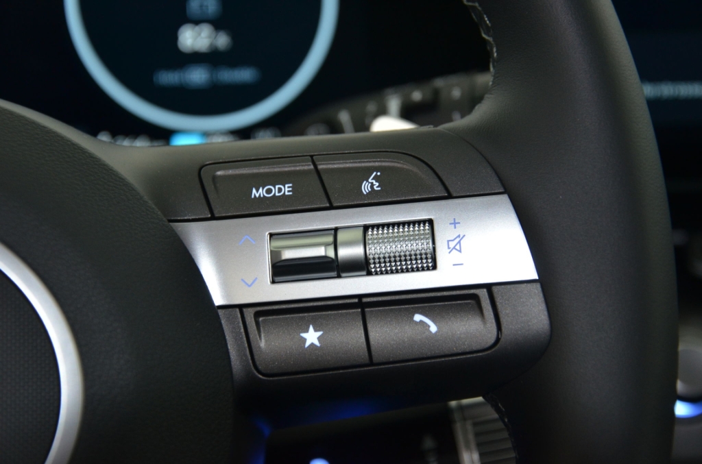 HYUNDAI Kona EV 65.4 kWh Premium *360°*-image-19