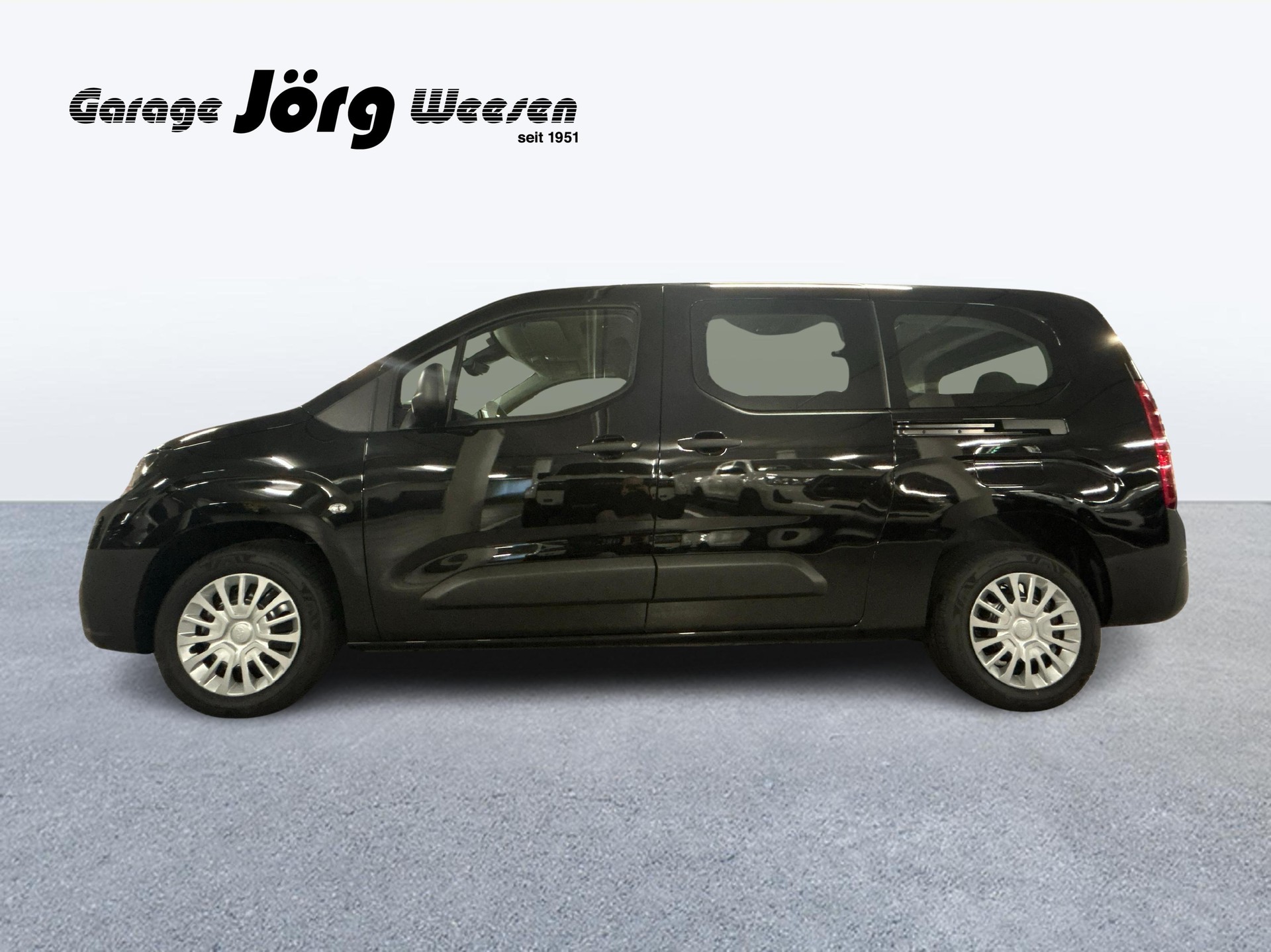 TOYOTA Proace City Verso L2 1.2 110 Comfort-image-1