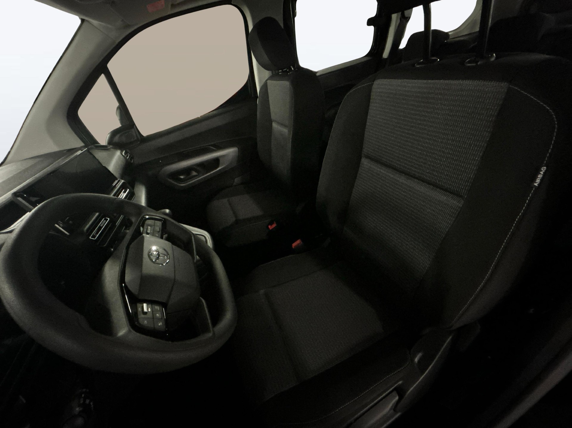 TOYOTA Proace City Verso L2 1.2 110 Comfort-image-8